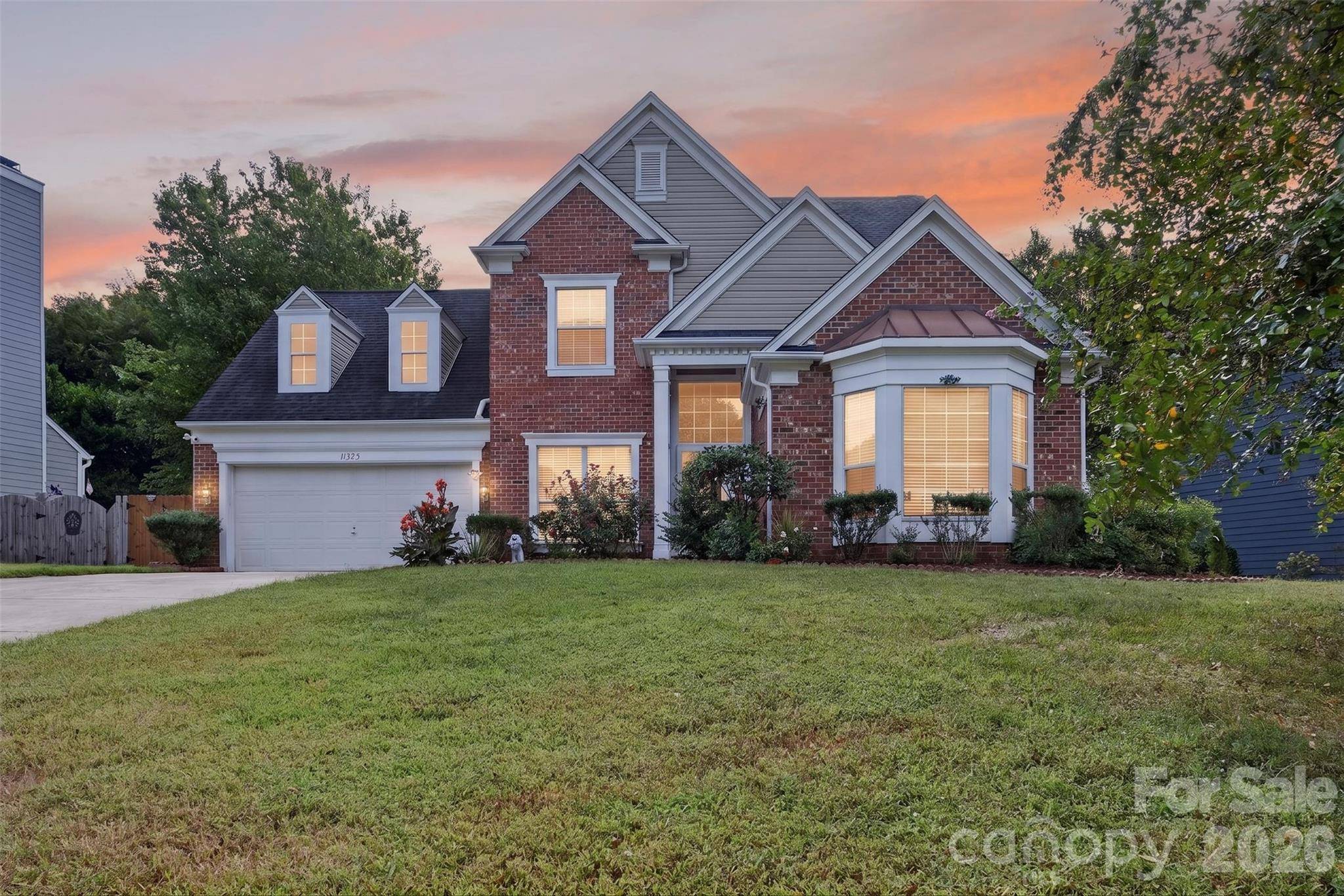 11325 Longhedge LN, Charlotte, NC 28273
