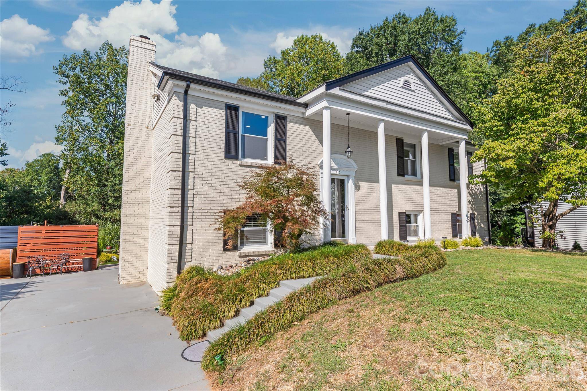 610 Ridgeway DR, Belmont, NC 28012