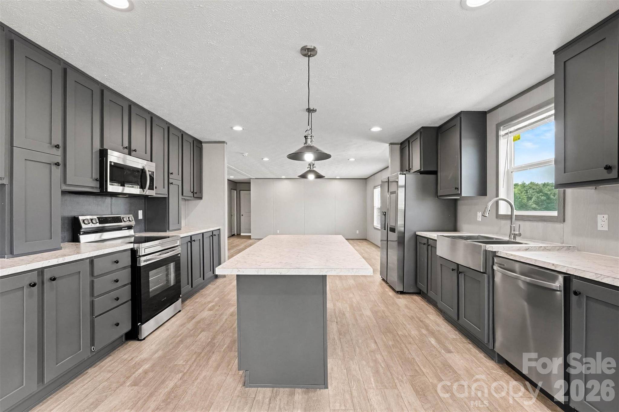 807 EagleView LN, Lawndale, NC 28090