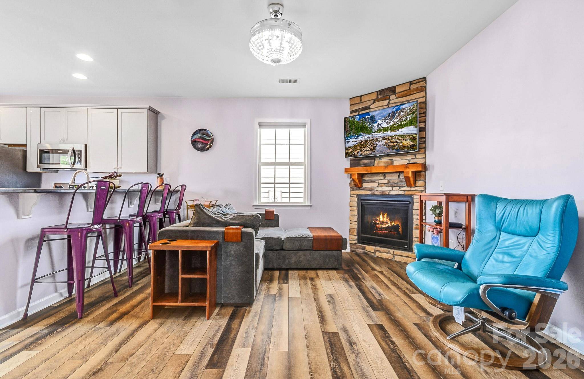 91 Cardwell LN, Fletcher, NC 28732