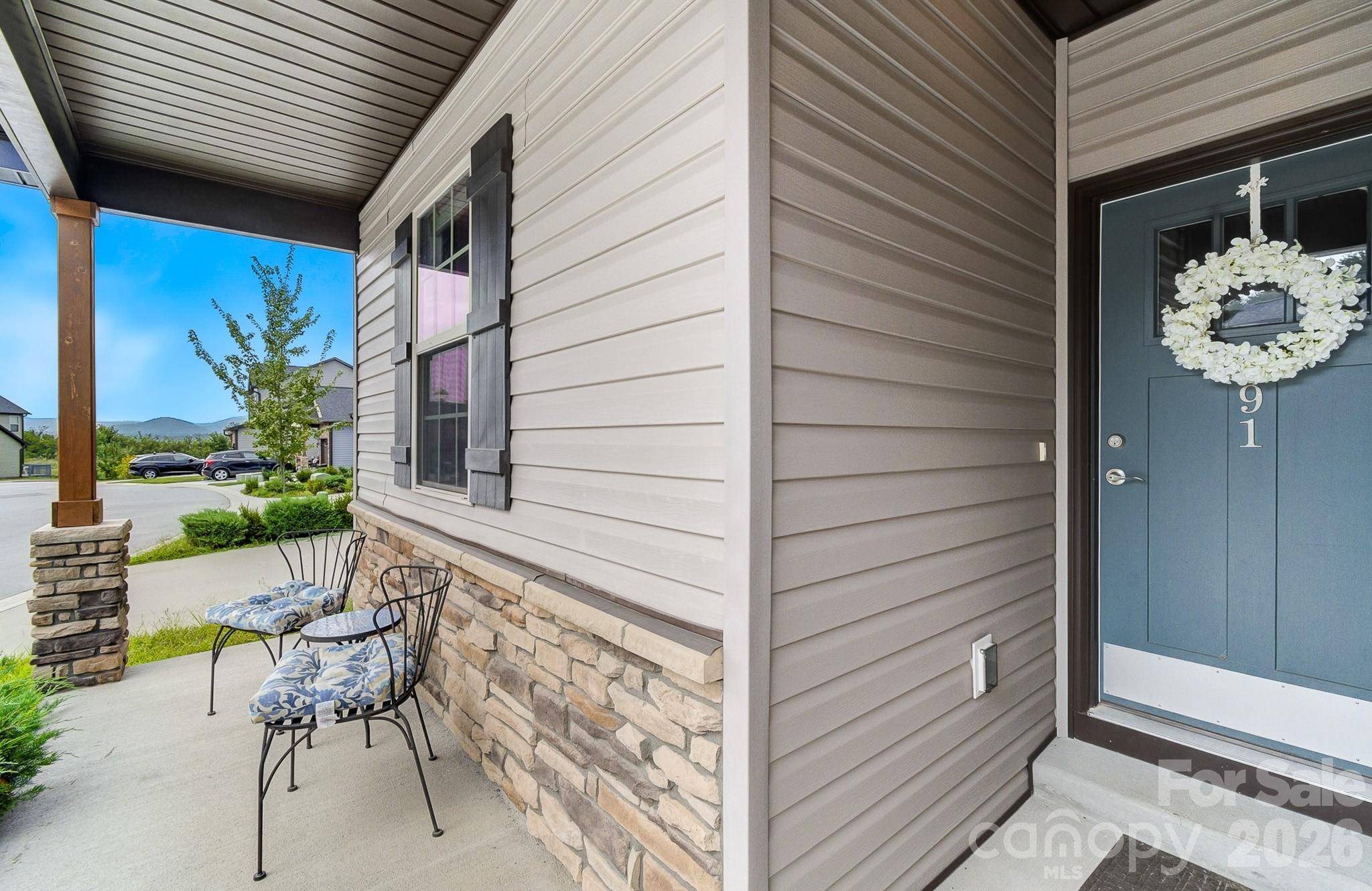 91 Cardwell LN, Fletcher, NC 28732