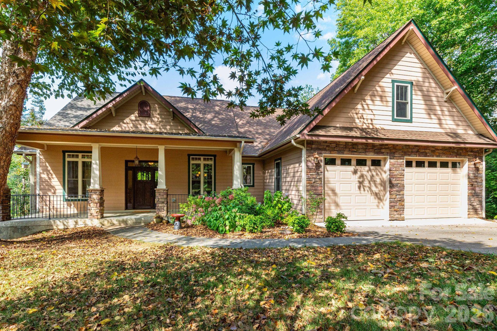 5 Meadowbrook LN, Weaverville, NC 28787