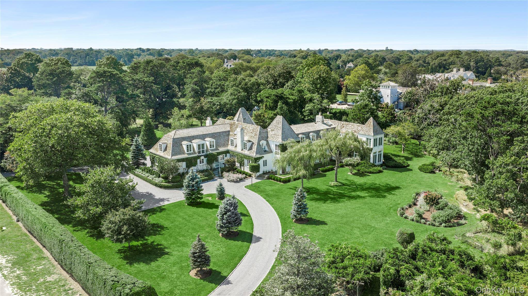 41 Niamogue LN, Quogue, NY 11959