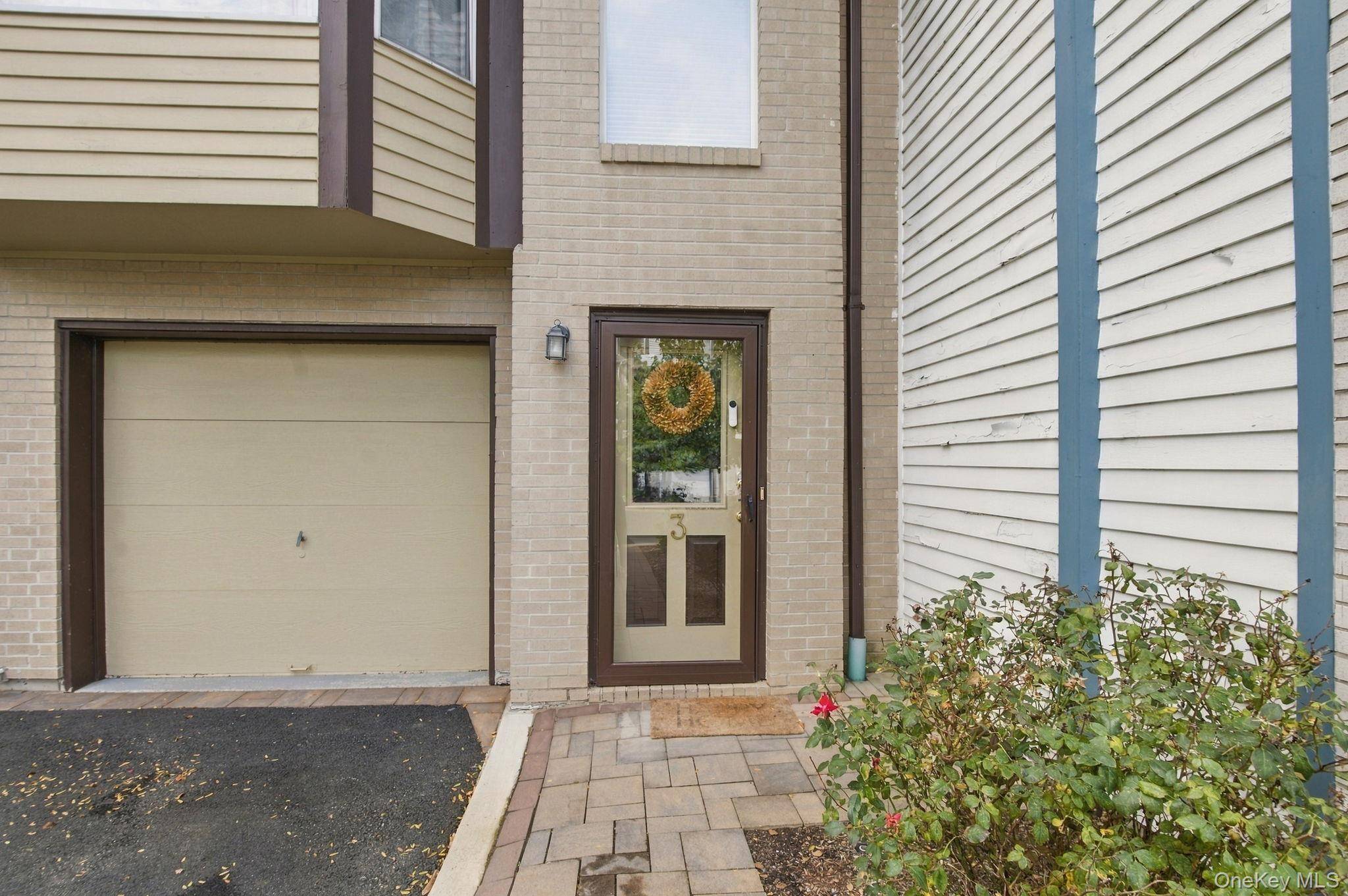 3 Nottingham CT, Nanuet, NY 10954