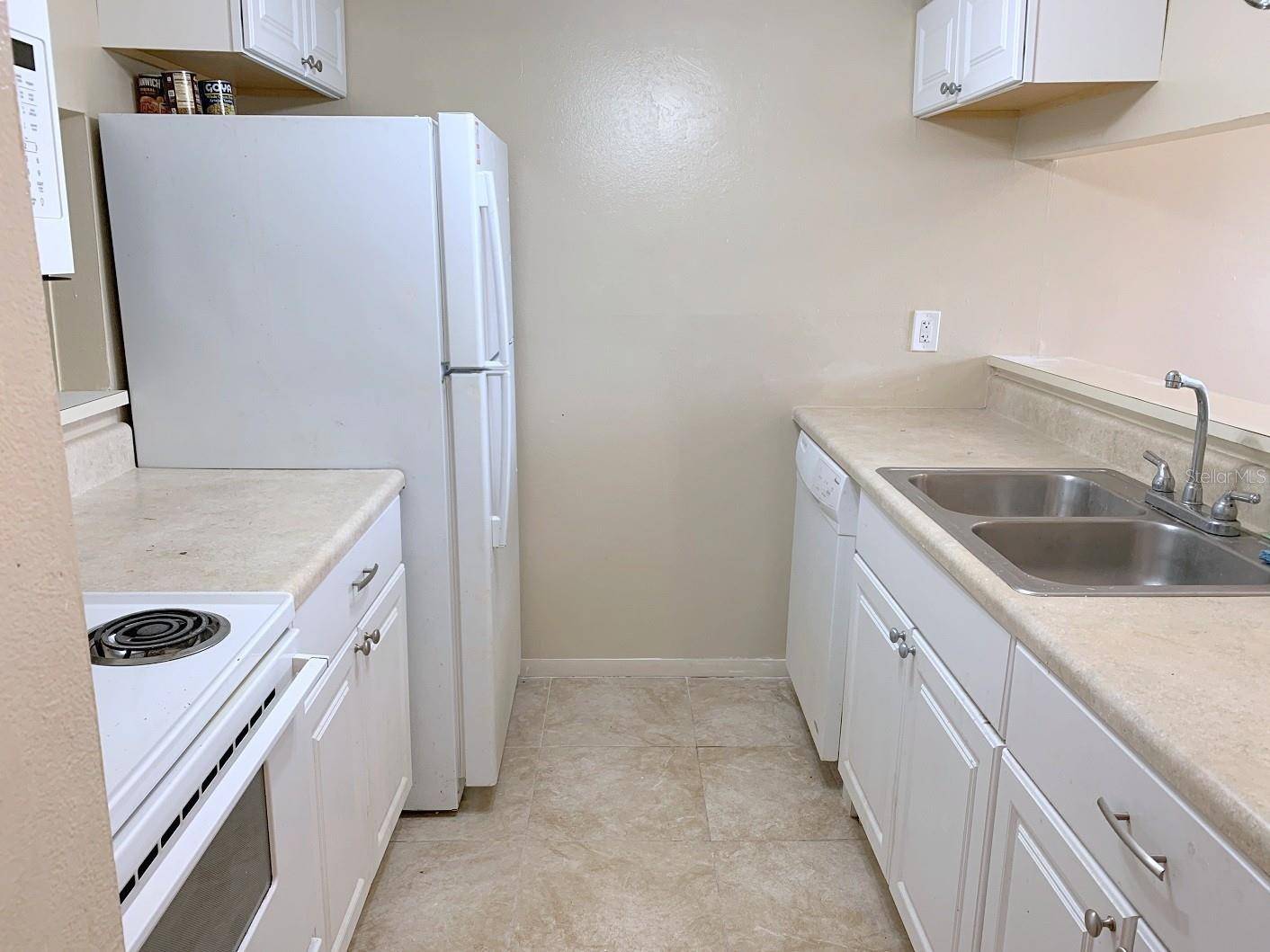 7148 WATERSIDE DR #31, Tampa, FL 33617