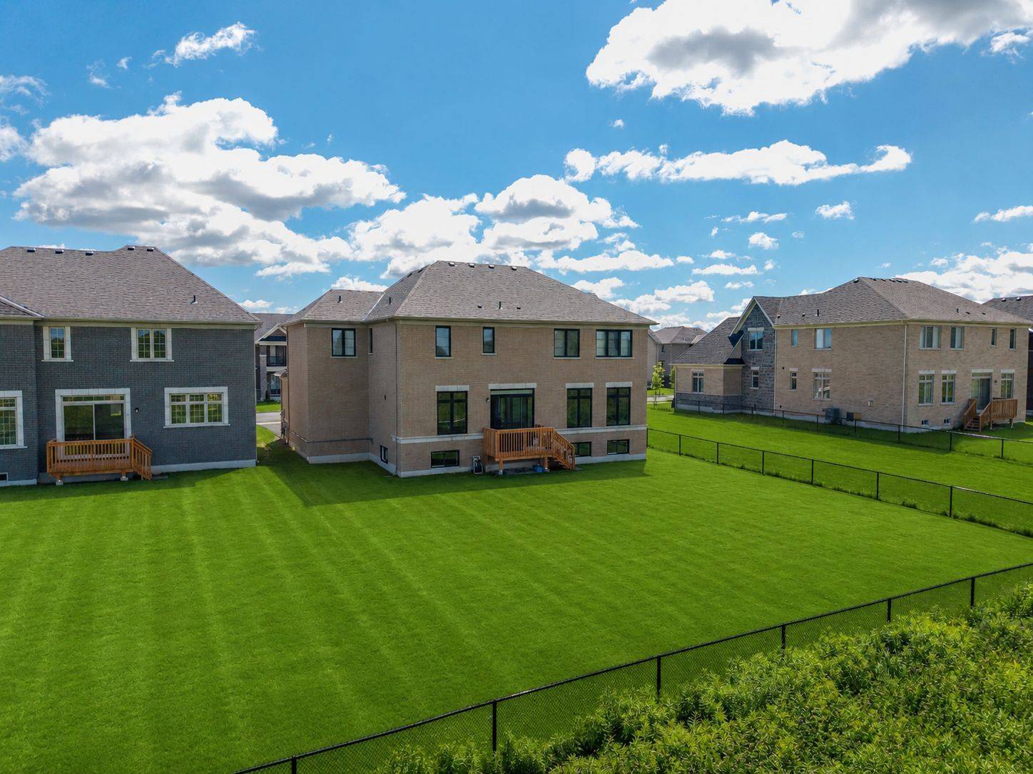 77 Marigold BLVD, Adjala-tosorontio, ON L0G 1W0