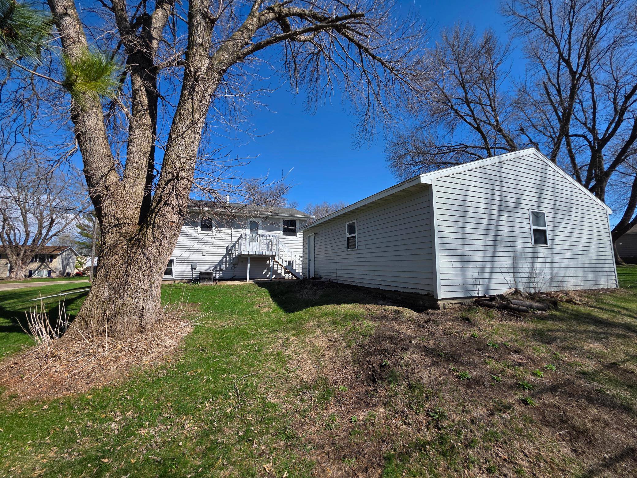 1617 Crystal DR, Albert Lea, MN 56007