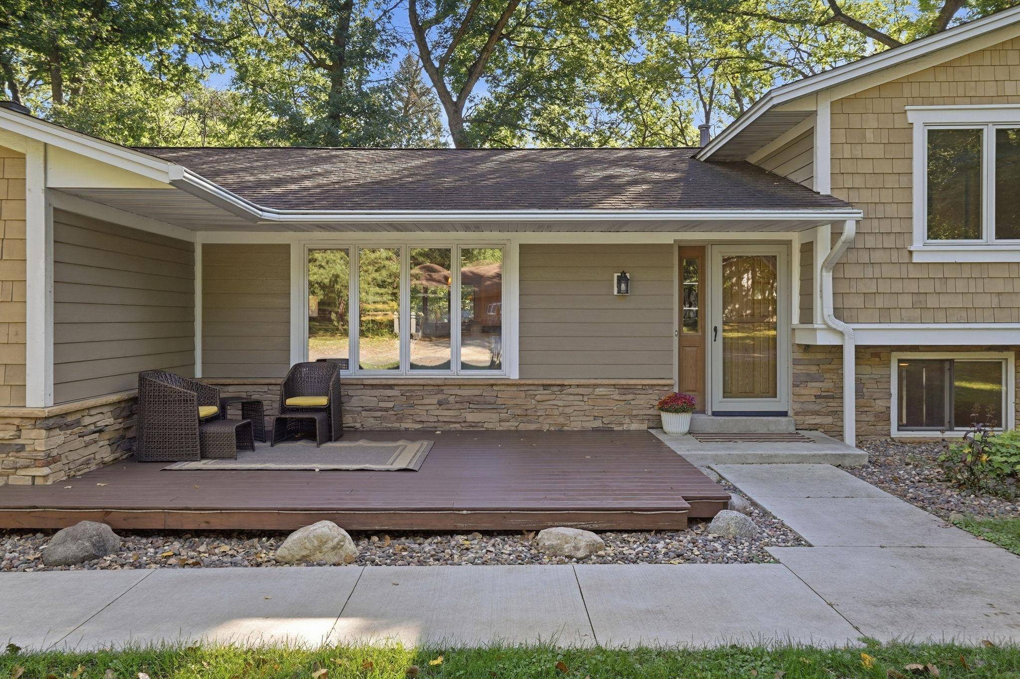 4317 Briarwood LN, Minnetonka, MN 55343