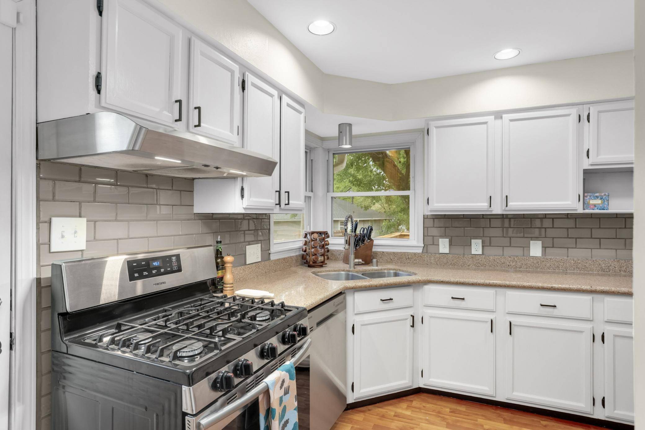 1405 Independence AVE S, Saint Louis Park, MN 55426