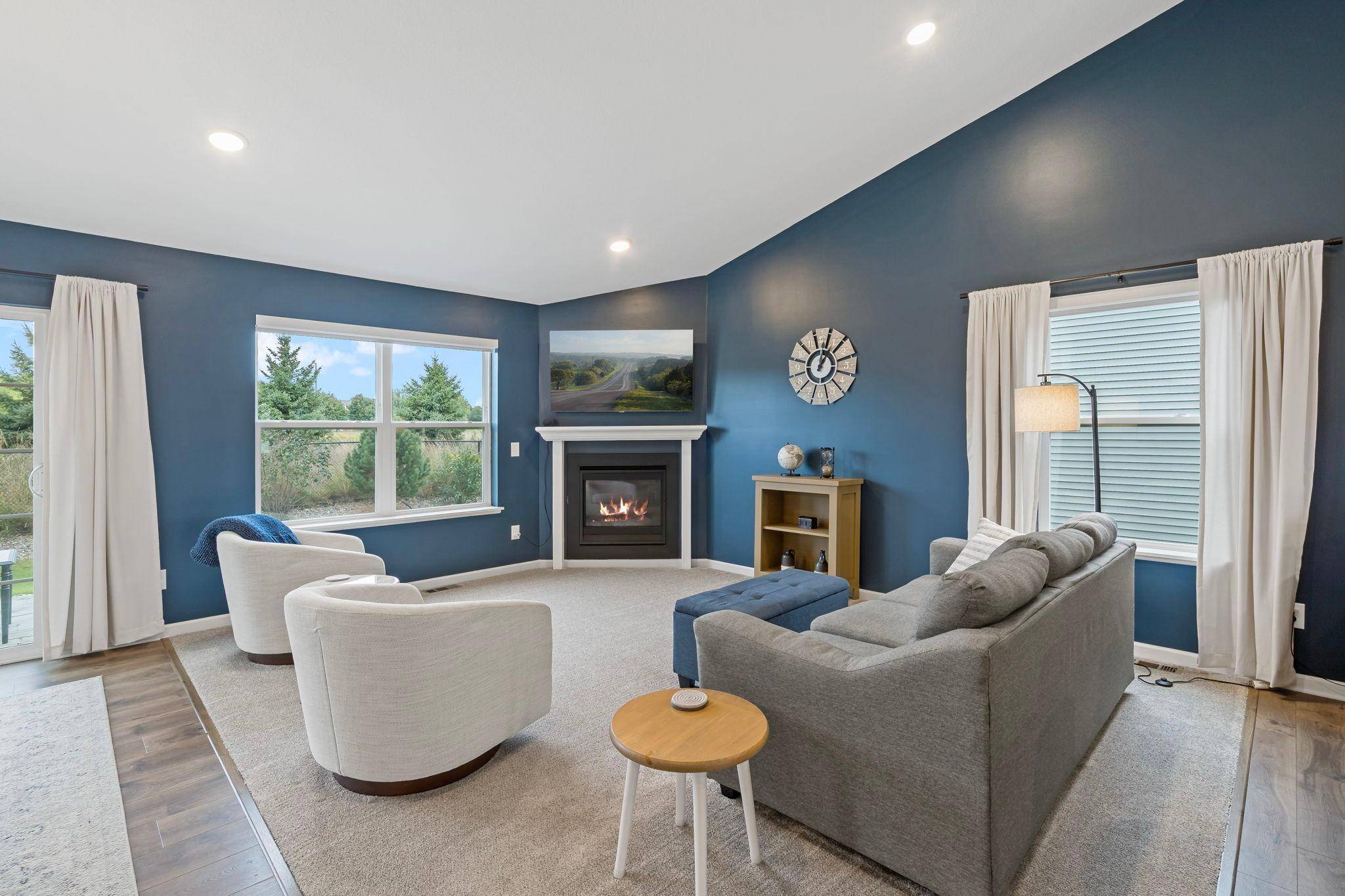 15135 Emory CIR, Apple Valley, MN 55124