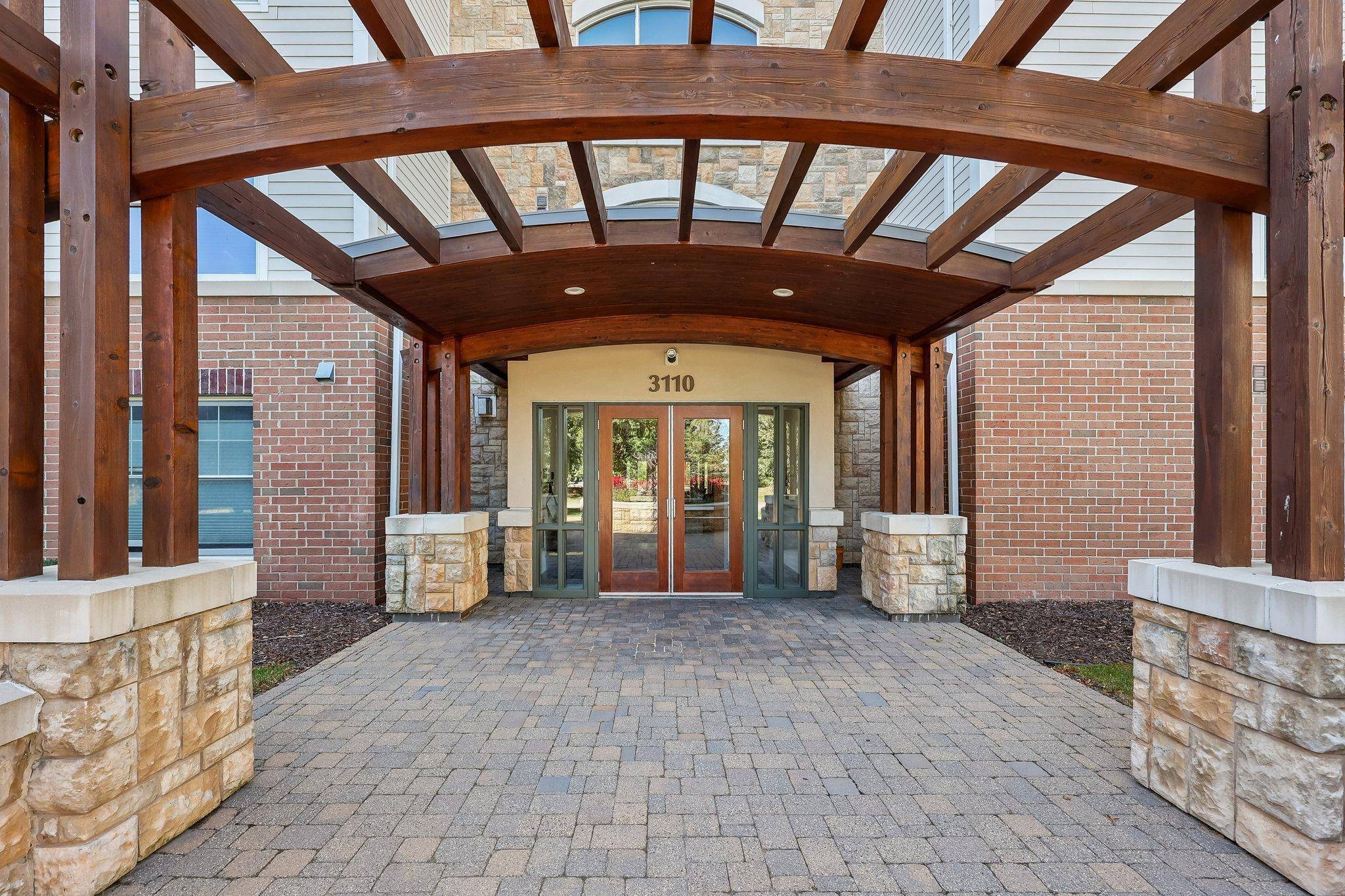 3110 N Chestnut ST #308, Chaska, MN 55318