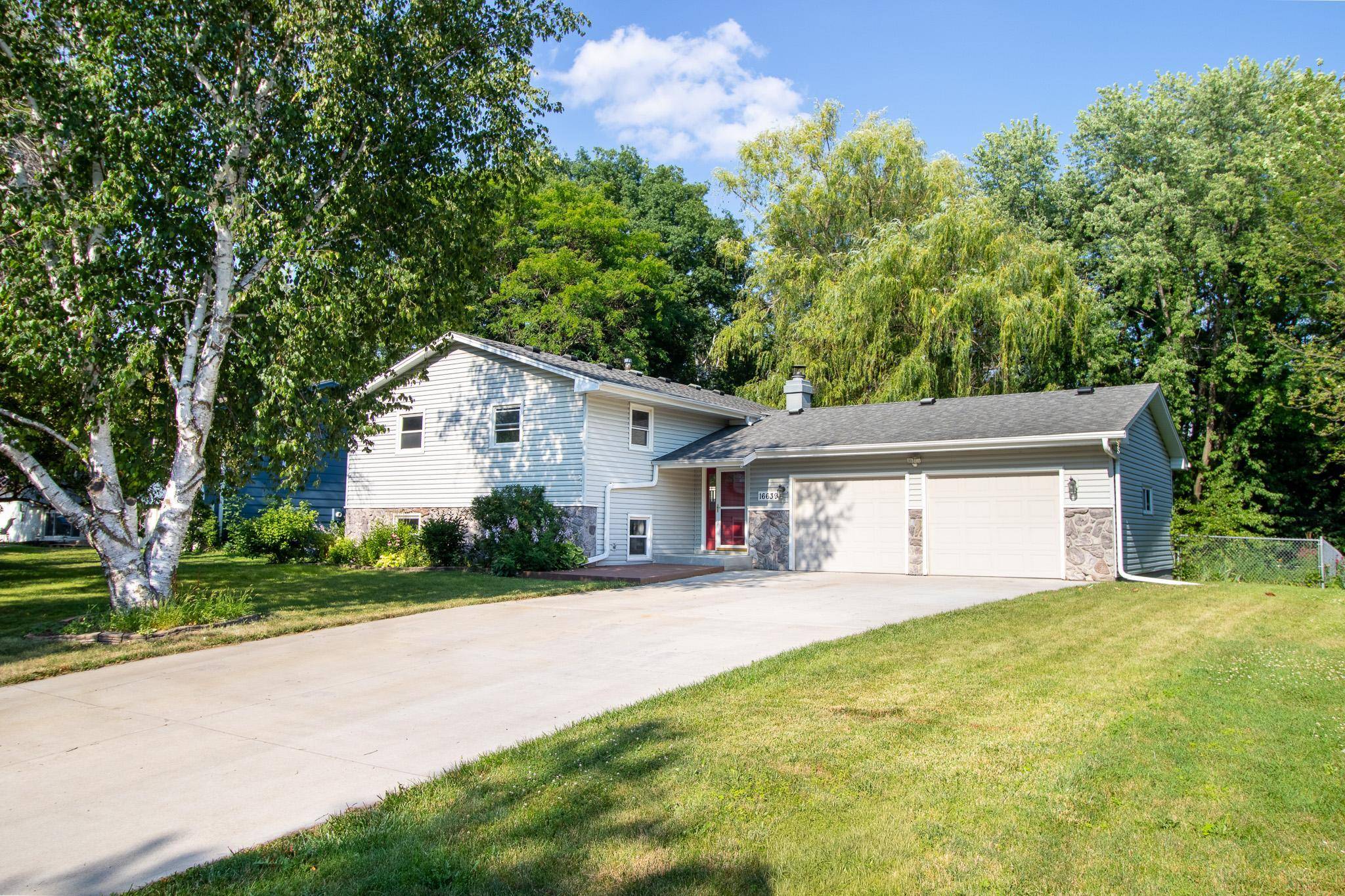 16639 Lyons AVE SE, Prior Lake, MN 55372