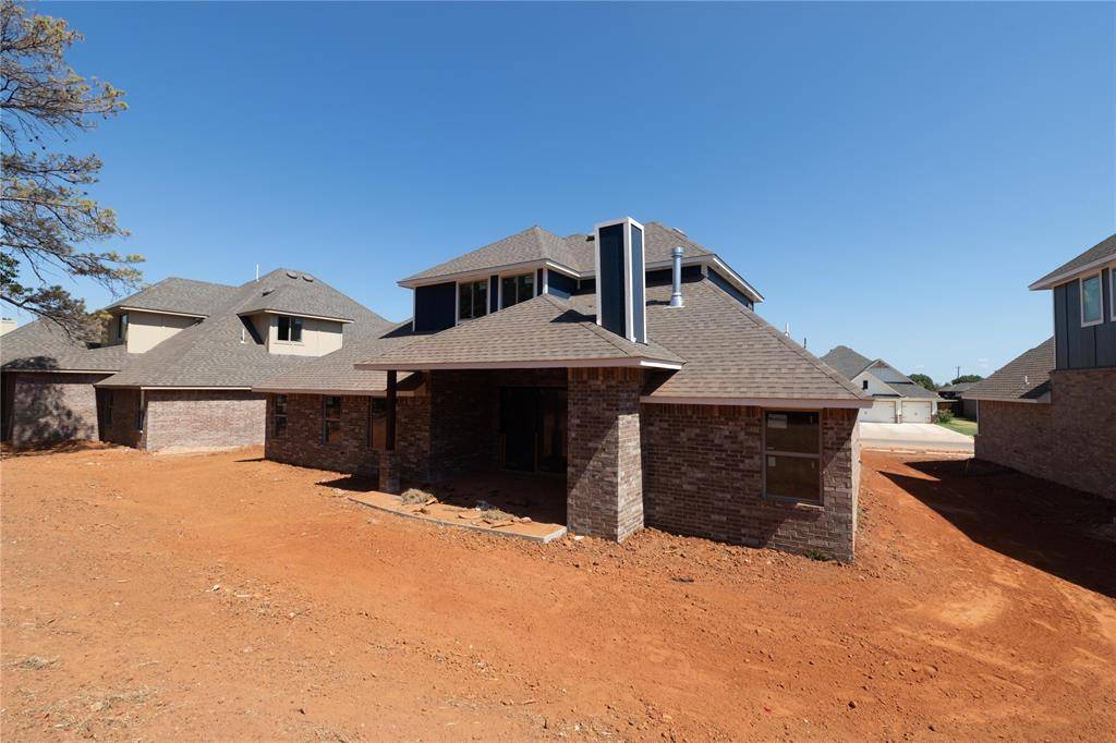 3205 Broadmoore DR, Moore, OK 73160