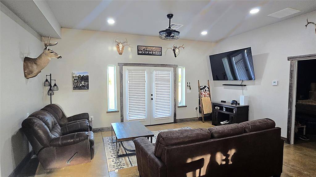 831 County Street 2917, Tuttle, OK 73089