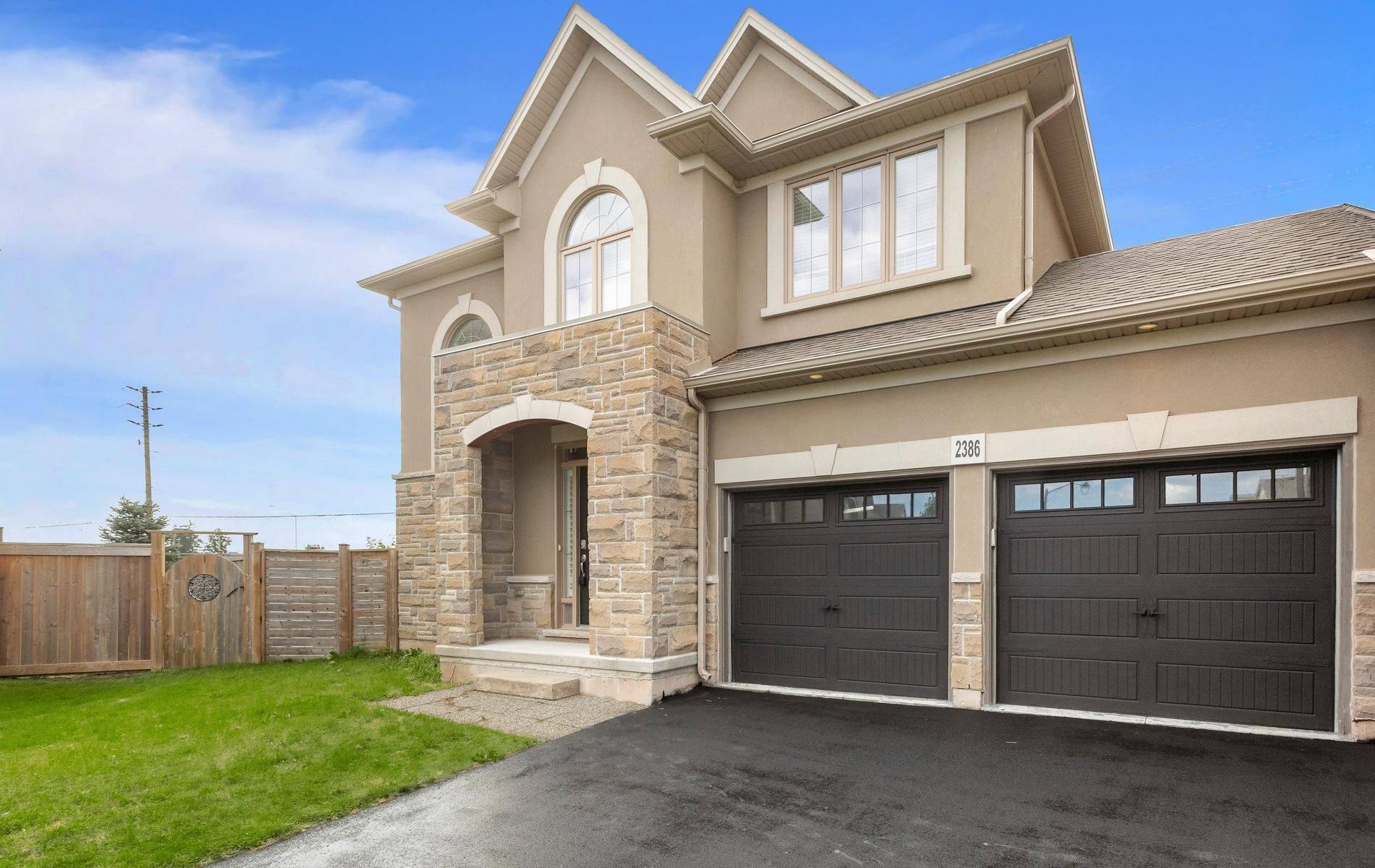 2386 Natasha CIR, Oakville, ON L6M 1P2