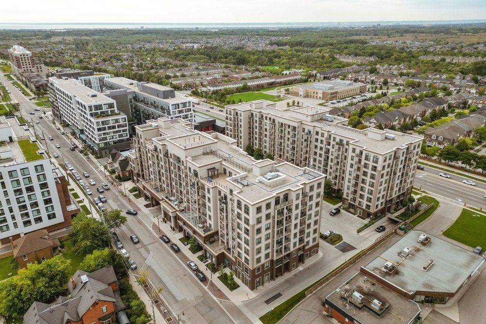 2486 Old Bronte RD #701, Oakville, ON L6M 0Y4