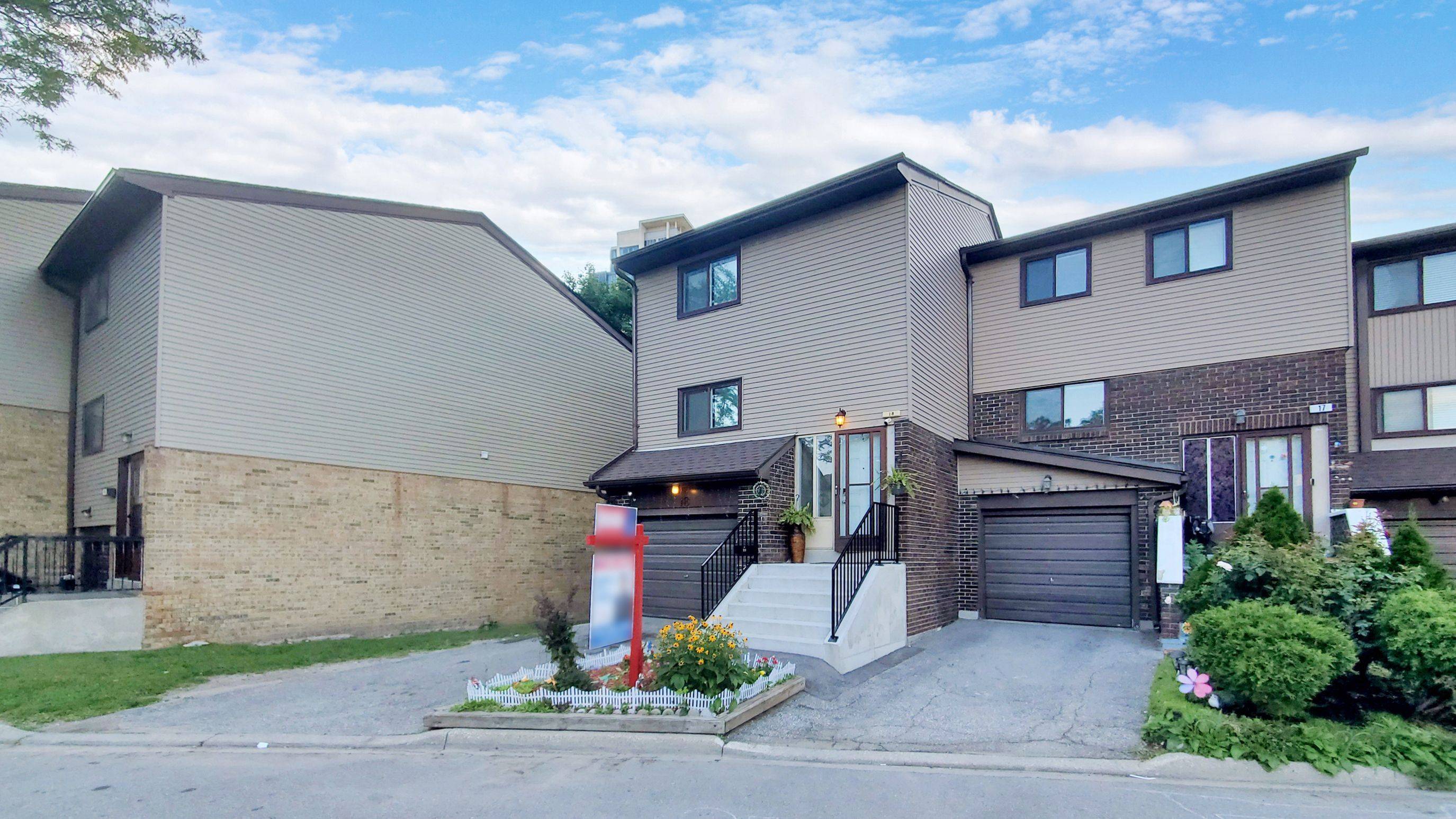 18 Carleton PL #18, Brampton, ON L6T 3Z4