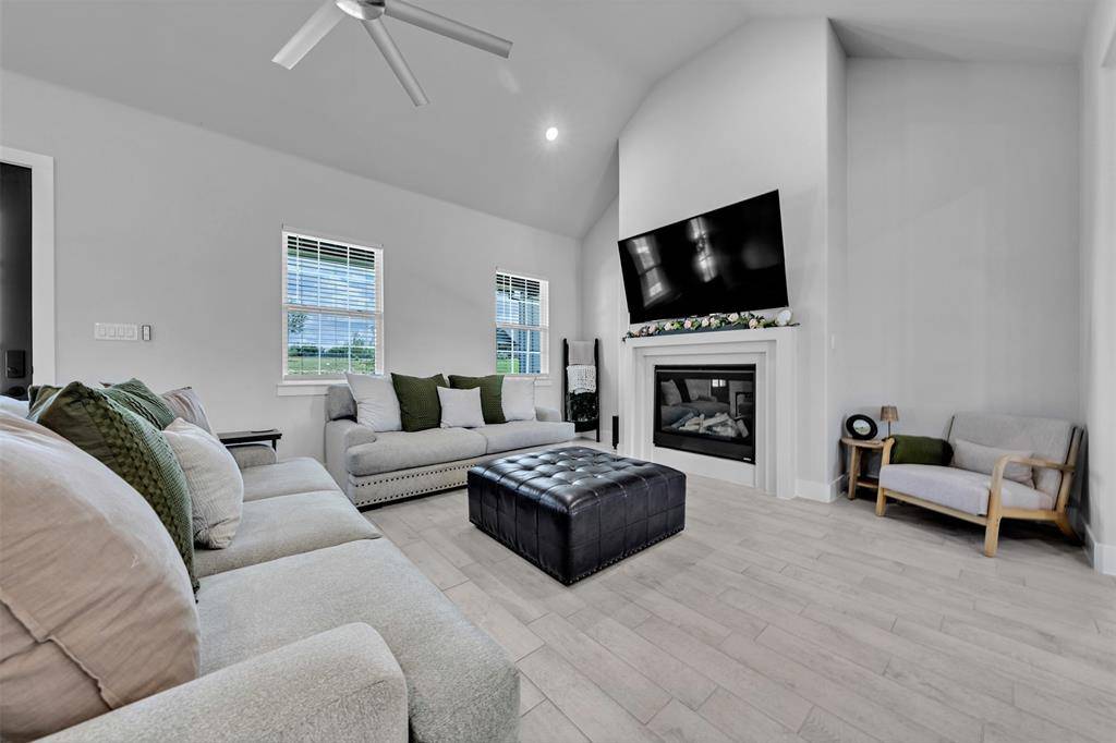 2004 Willy Dilly Road, Springtown, TX 76082