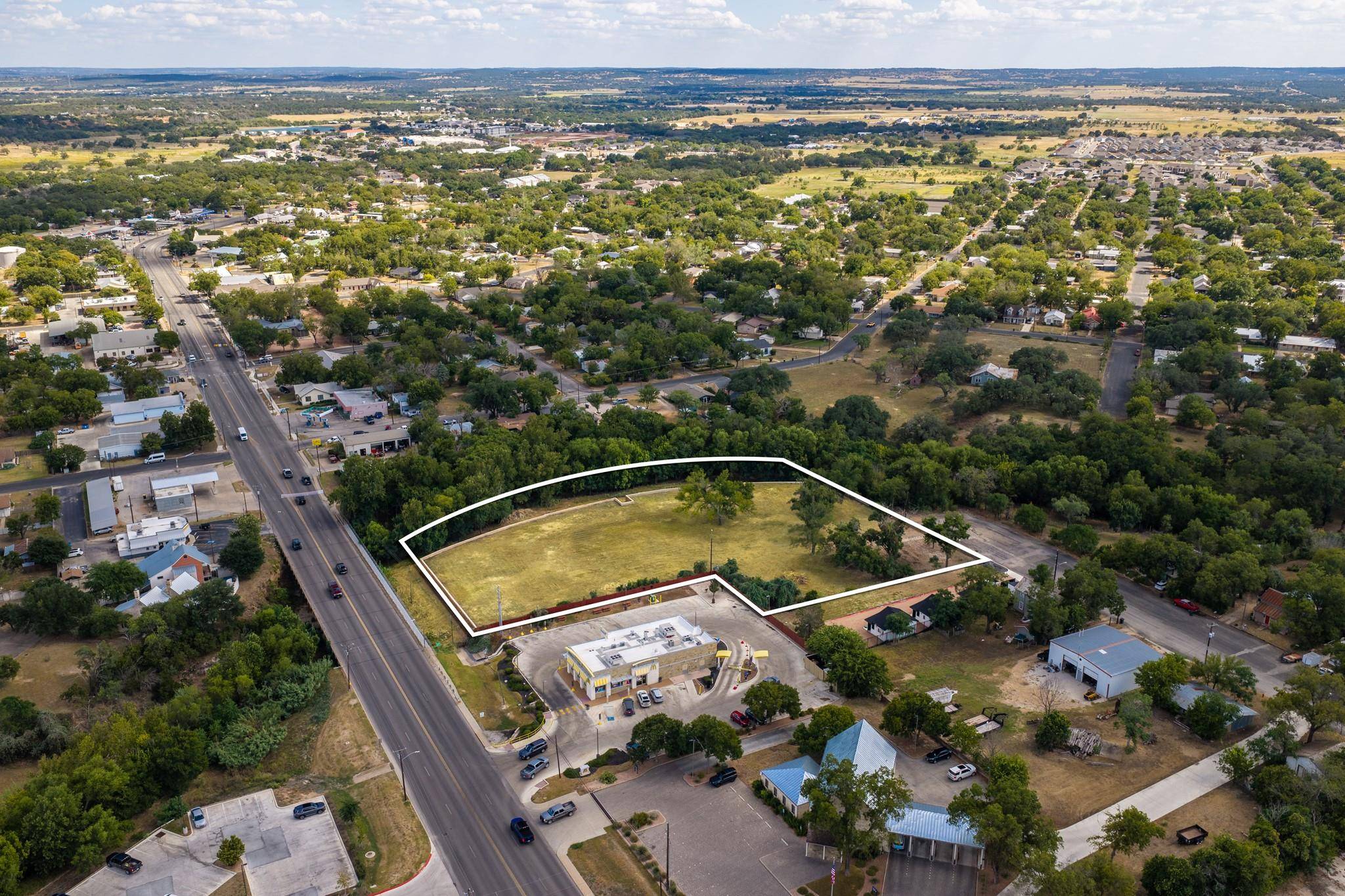 620 E San Antonio ST, Fredericksburg, TX 78624
