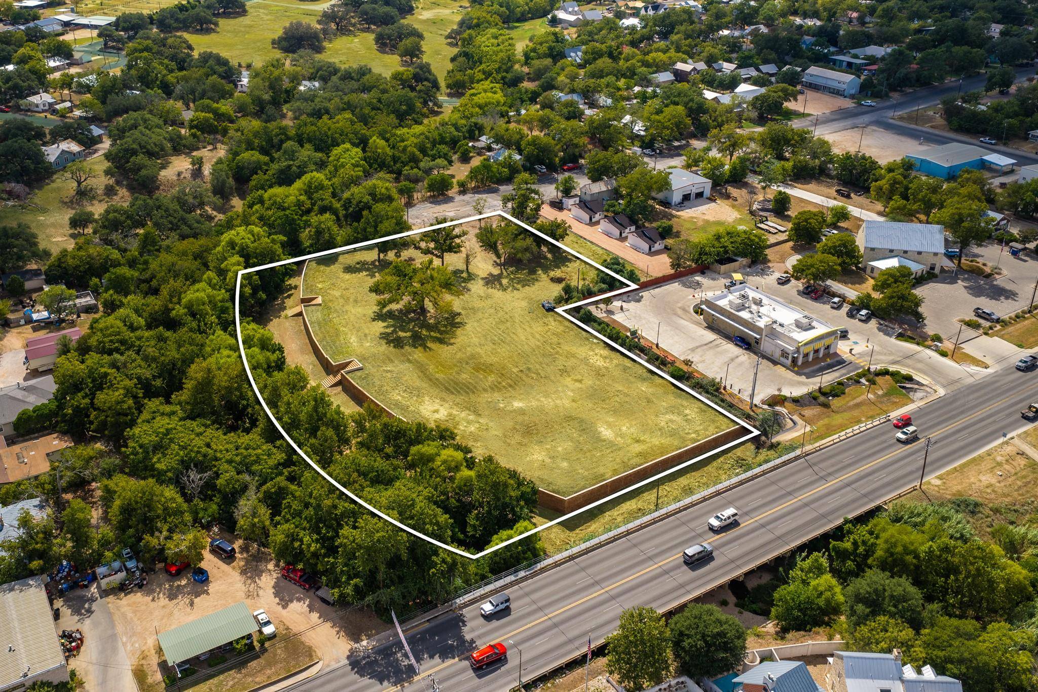 620 E San Antonio ST, Fredericksburg, TX 78624