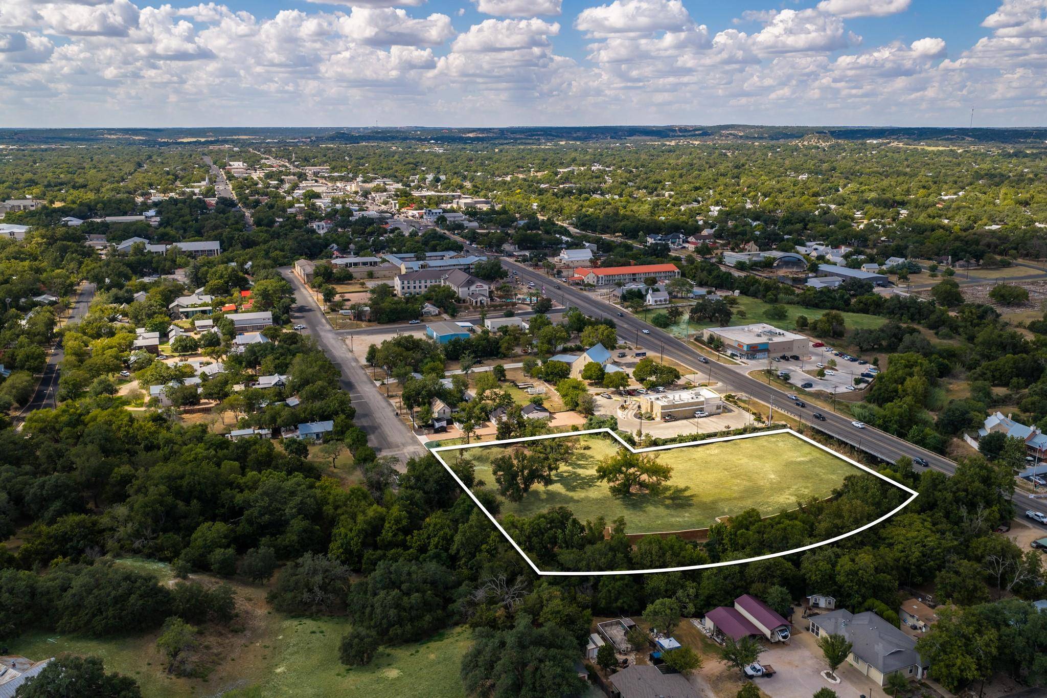620 E San Antonio ST, Fredericksburg, TX 78624