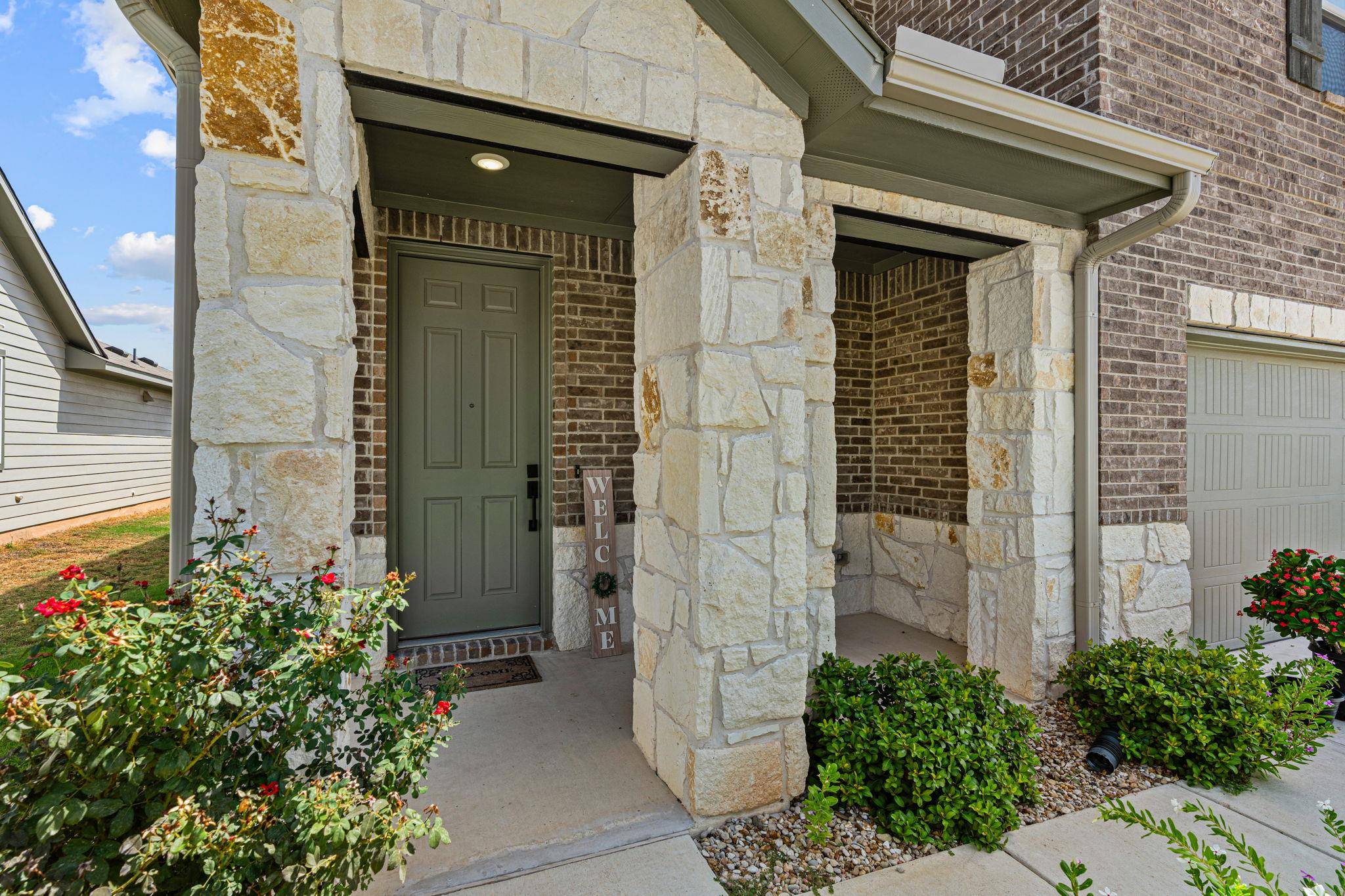 110 Palo Brea LOOP, Hutto, TX 78634