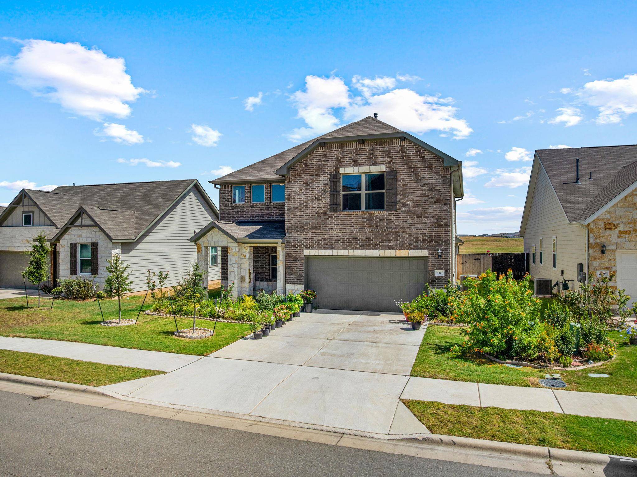 110 Palo Brea LOOP, Hutto, TX 78634