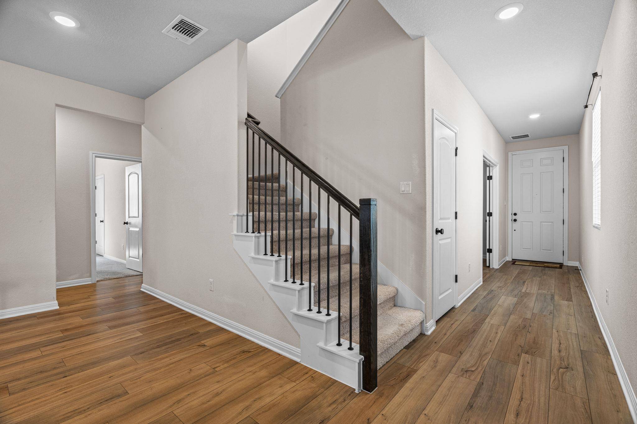 110 Palo Brea LOOP, Hutto, TX 78634