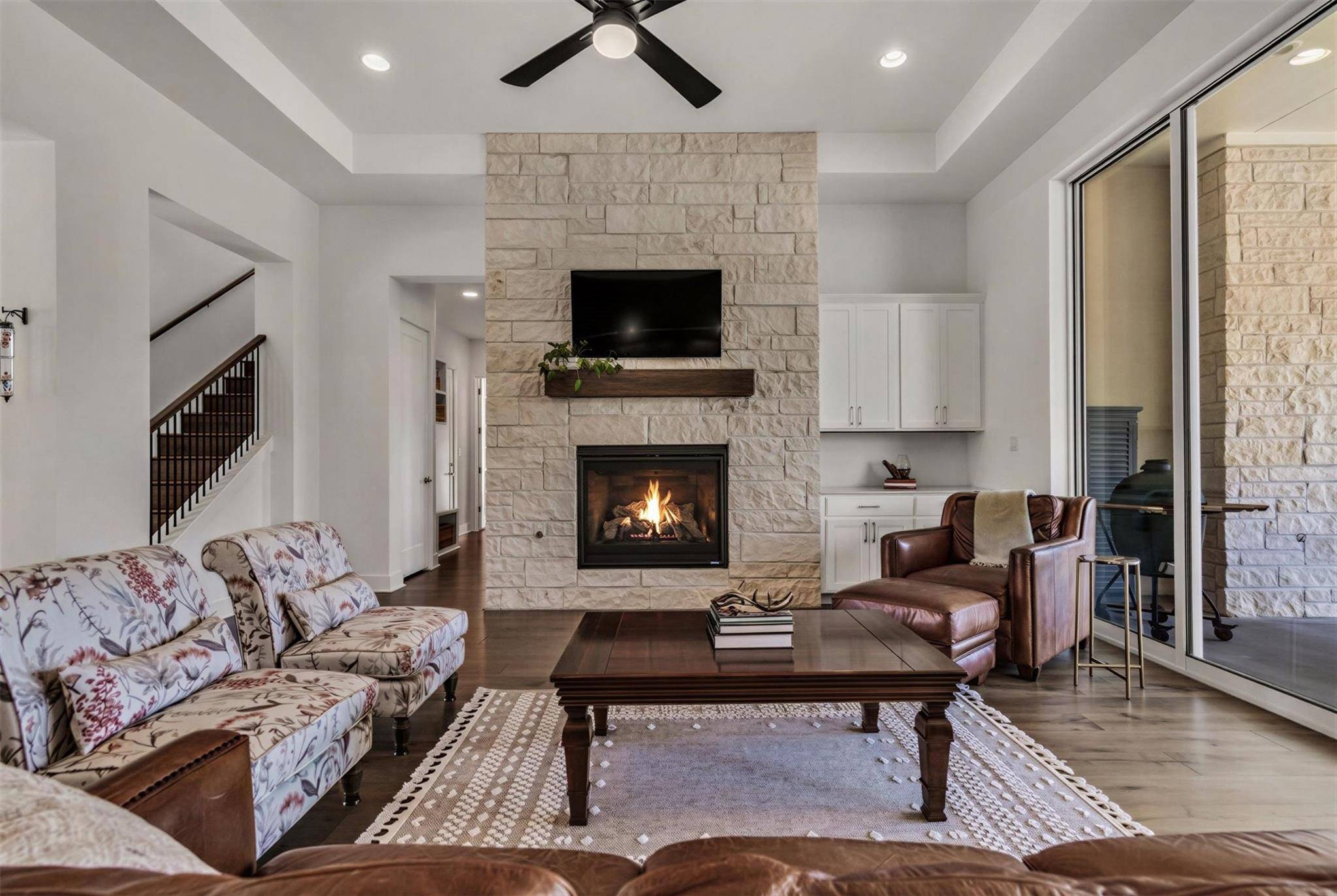 120 Onion Creek LN, Driftwood, TX 78619