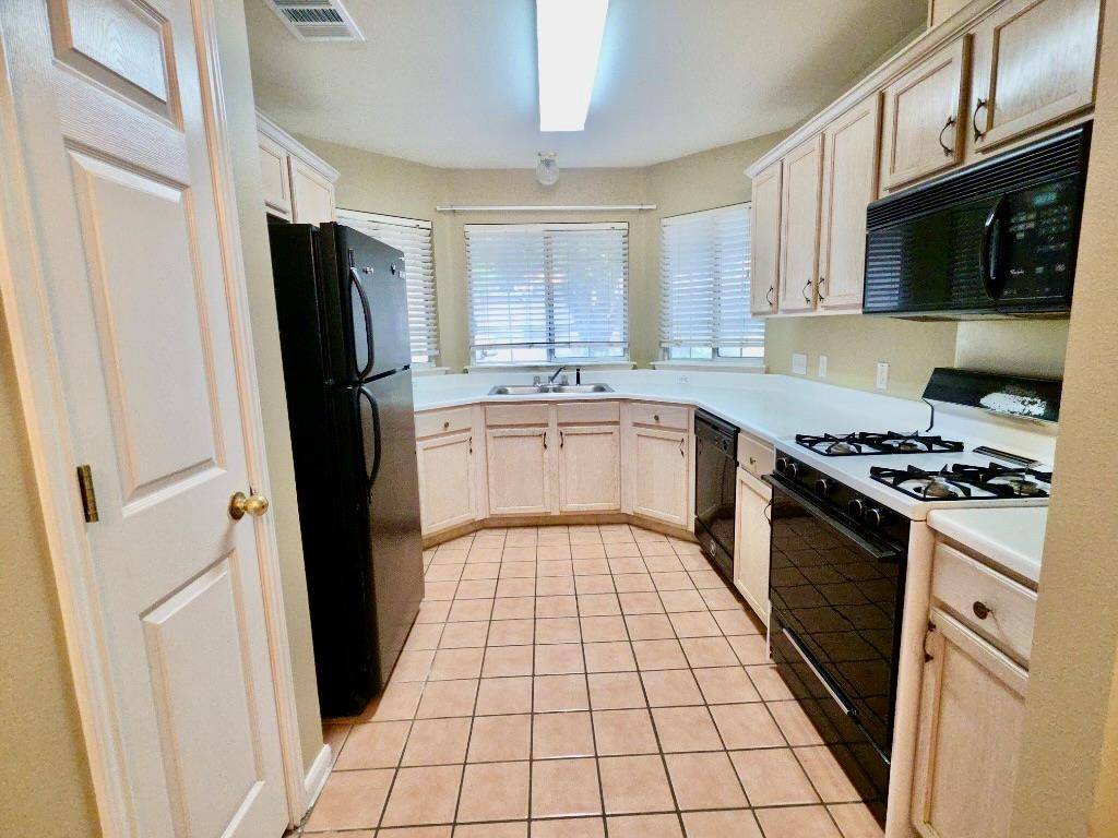 9106 Wellesley DR, Austin, TX 78754