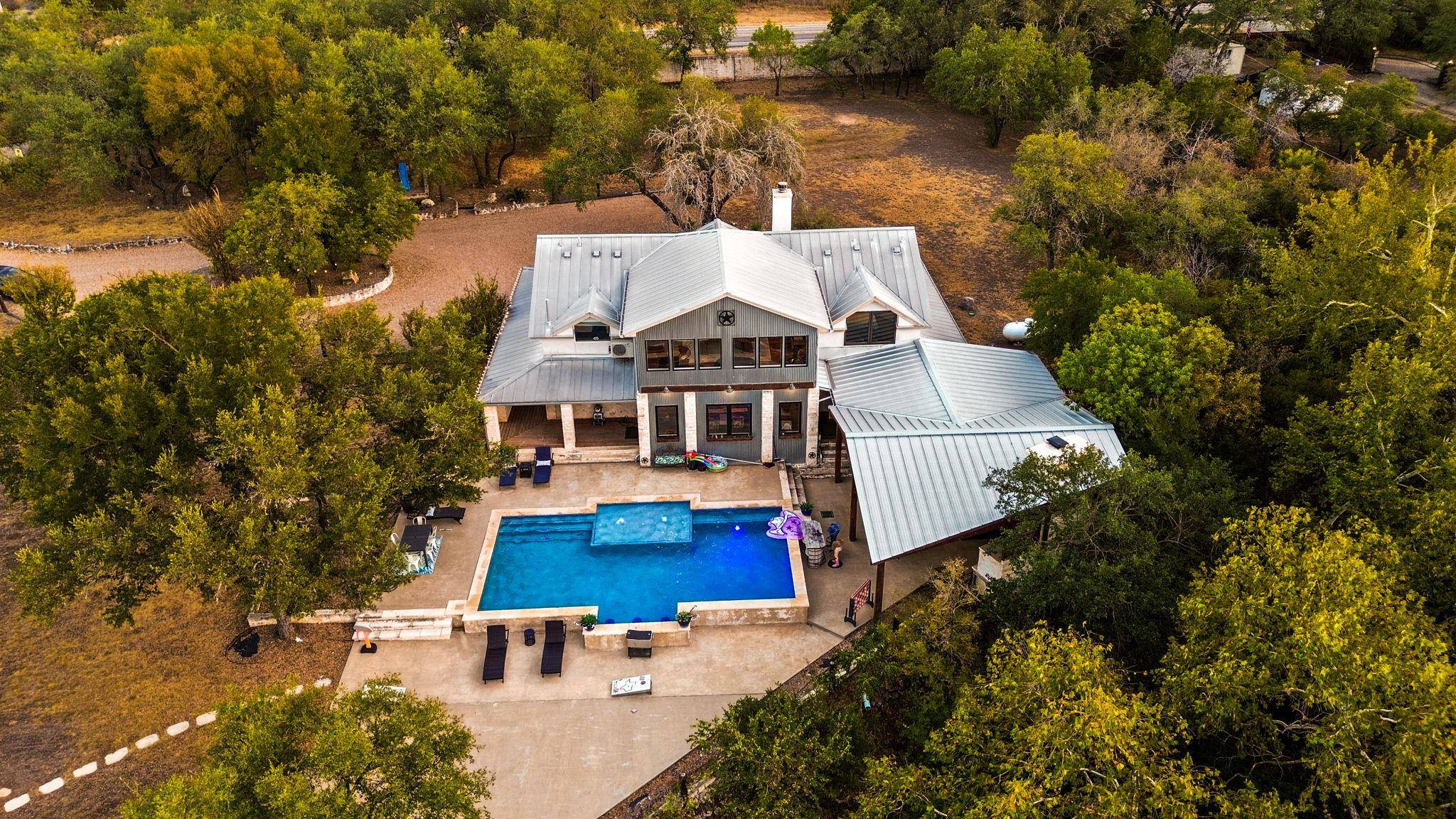 3114 Pace Bend RD S, Spicewood, TX 78669