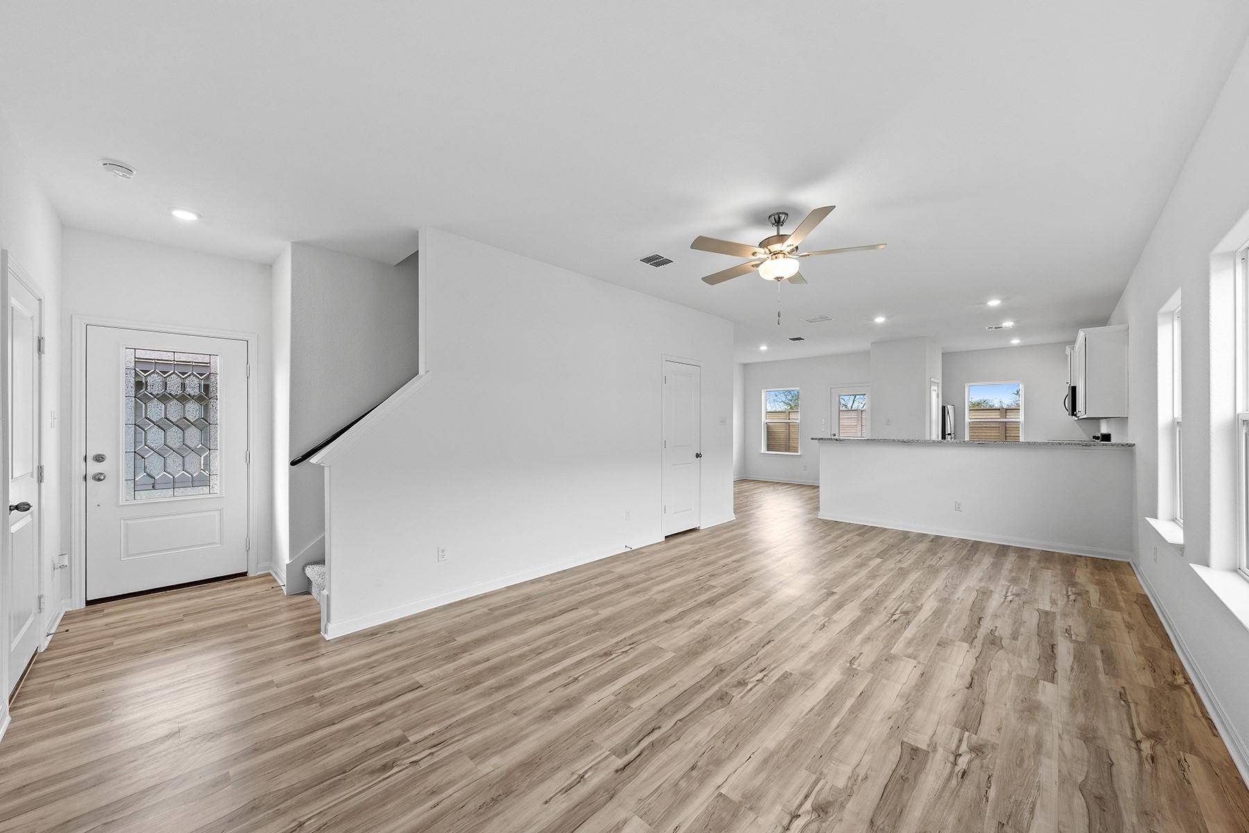 117 Paradise Canyon DR, Jarrell, TX 76537