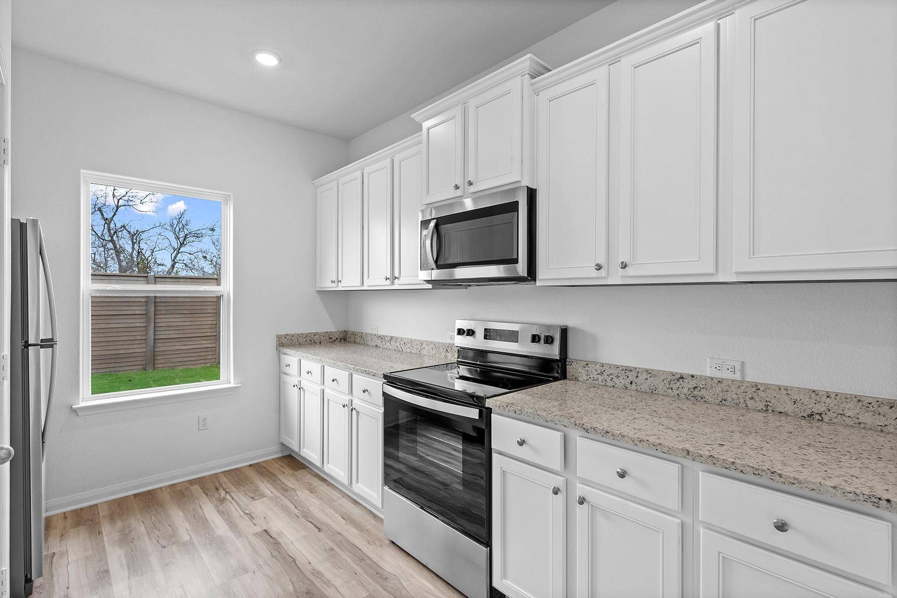 117 Paradise Canyon DR, Jarrell, TX 76537