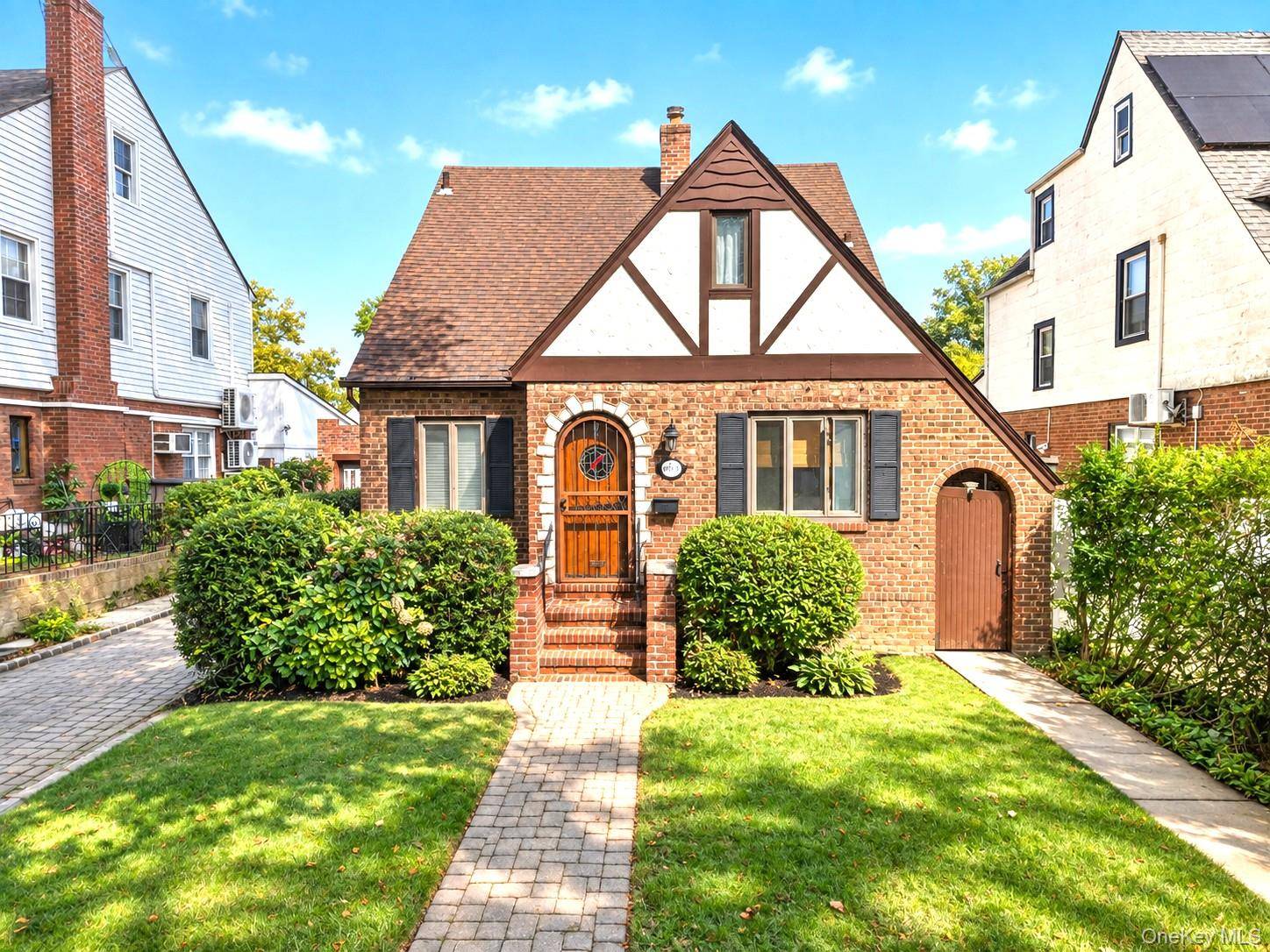 80-55 236th ST, Bellerose, NY 11427