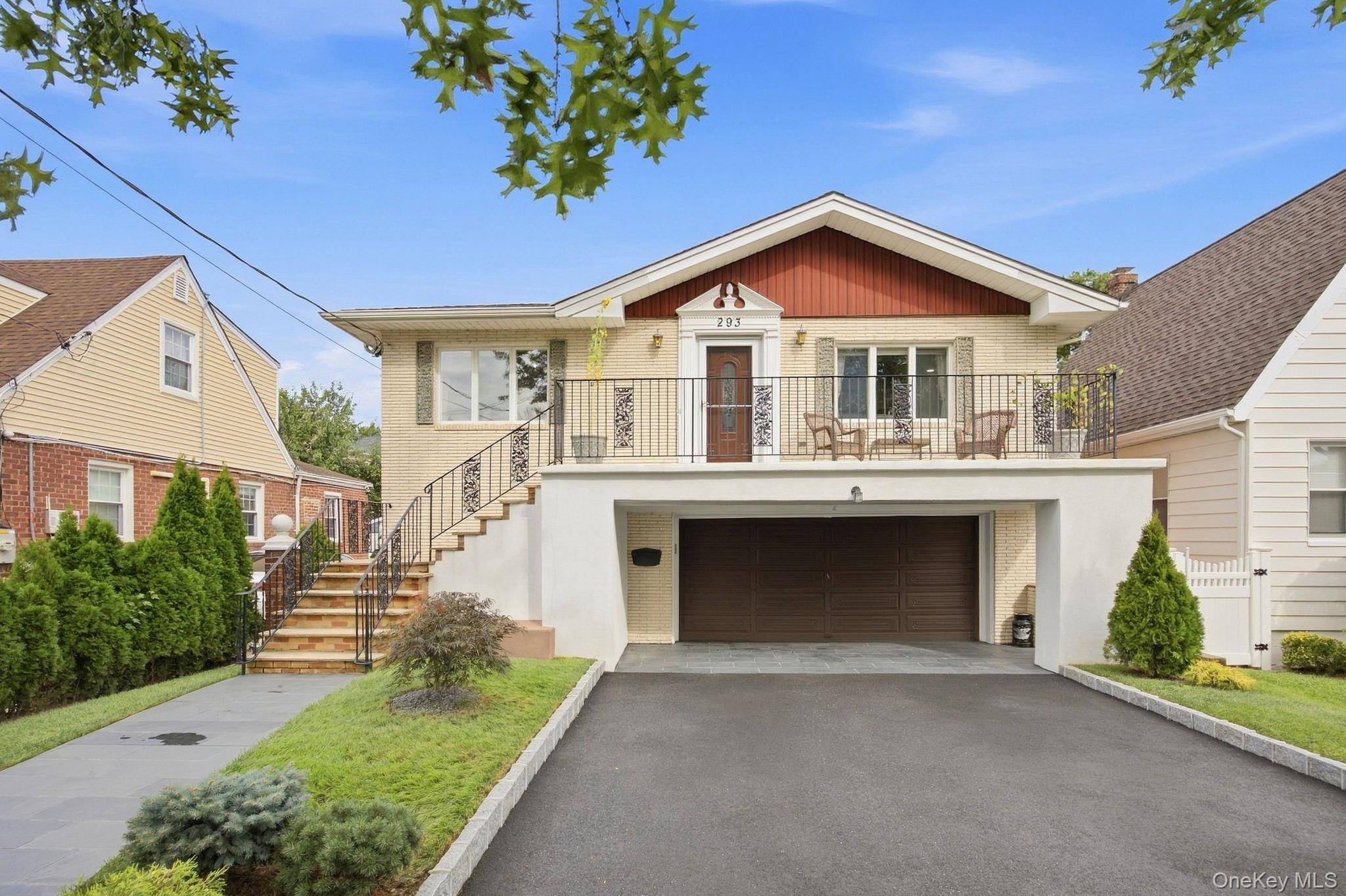 293 85th AVE, Floral Park, NY 11001