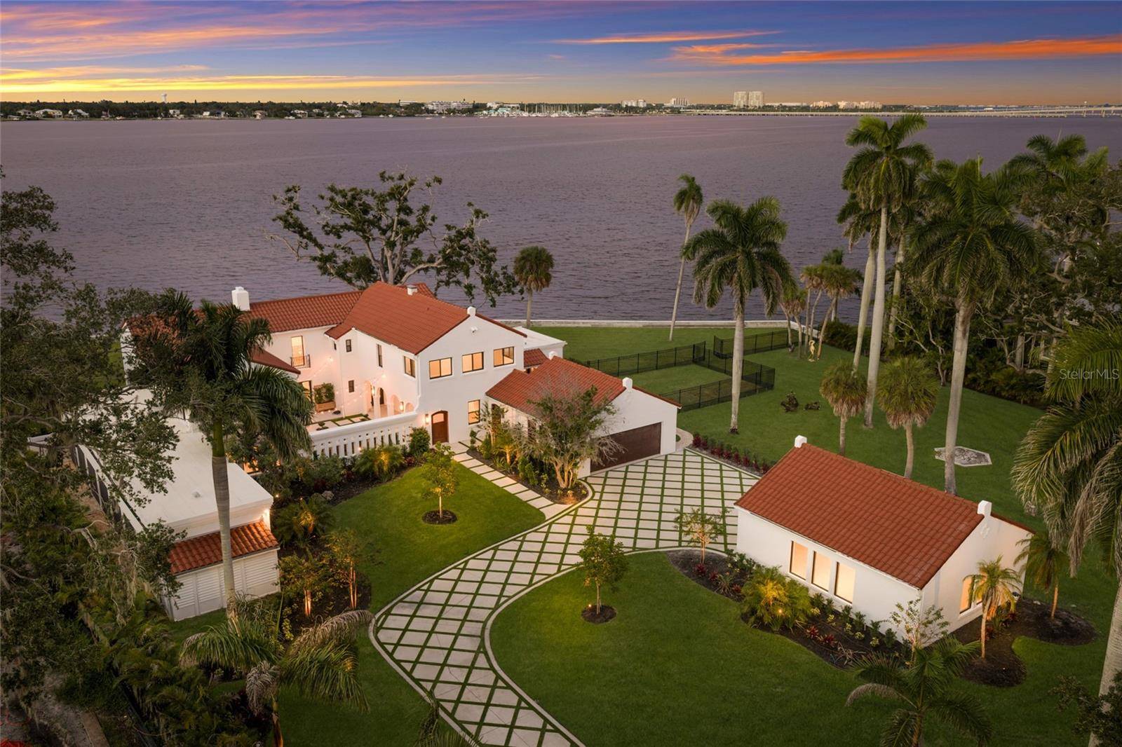 2832 RIVERVIEW BLVD, Bradenton, FL 34205
