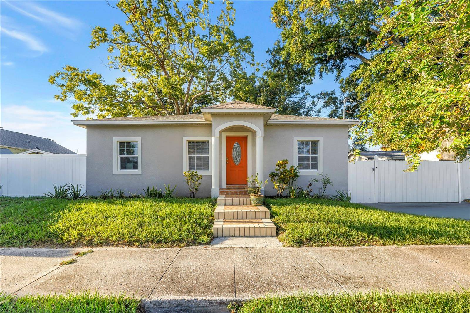 2906 W MAIN ST, Tampa, FL 33607
