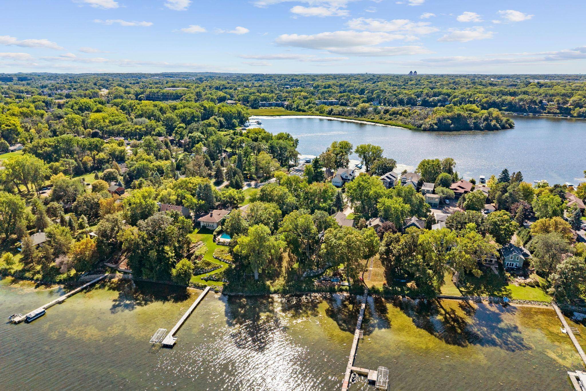 168 Peninsula RD, Medicine Lake, MN 55441