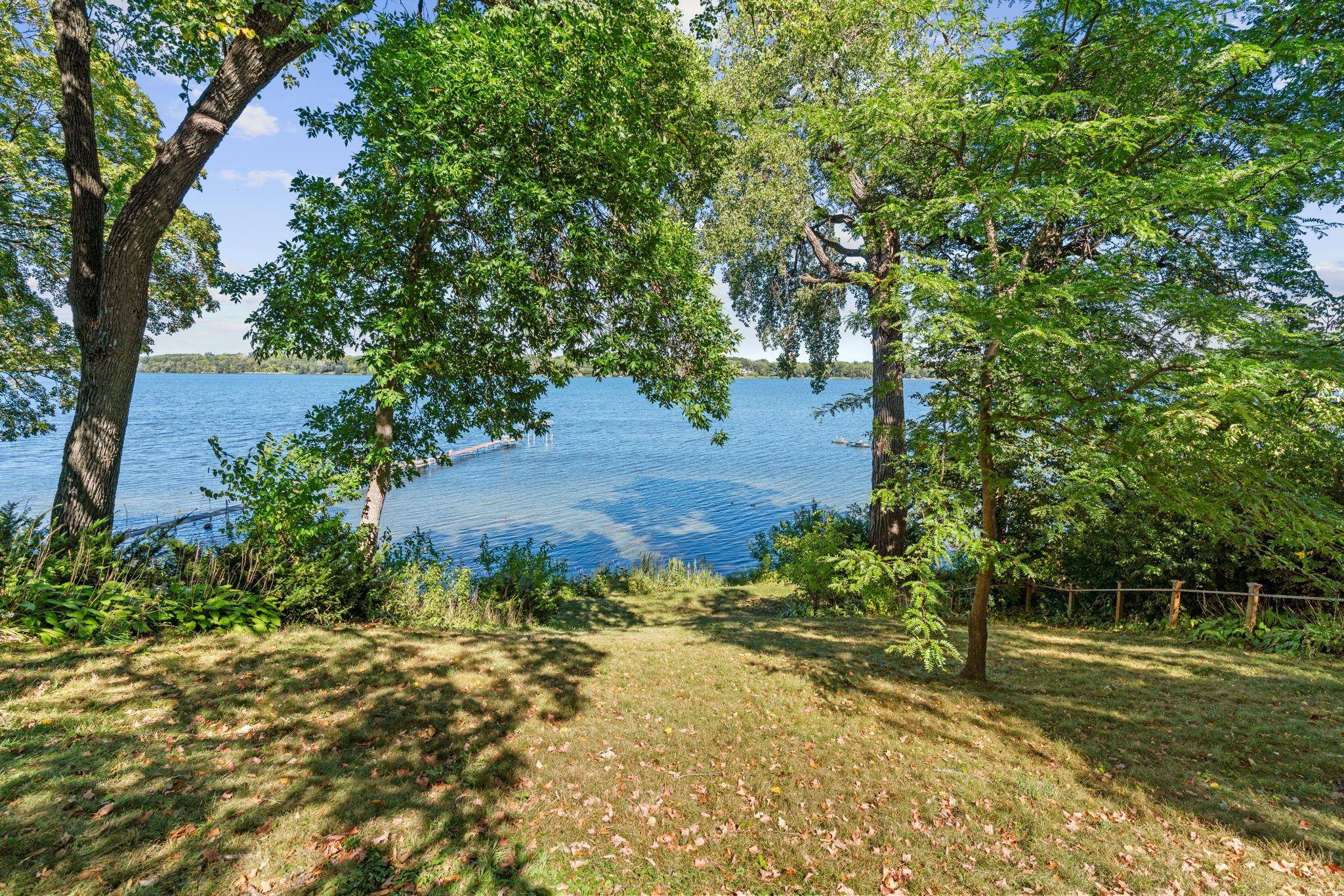 168 Peninsula RD, Medicine Lake, MN 55441