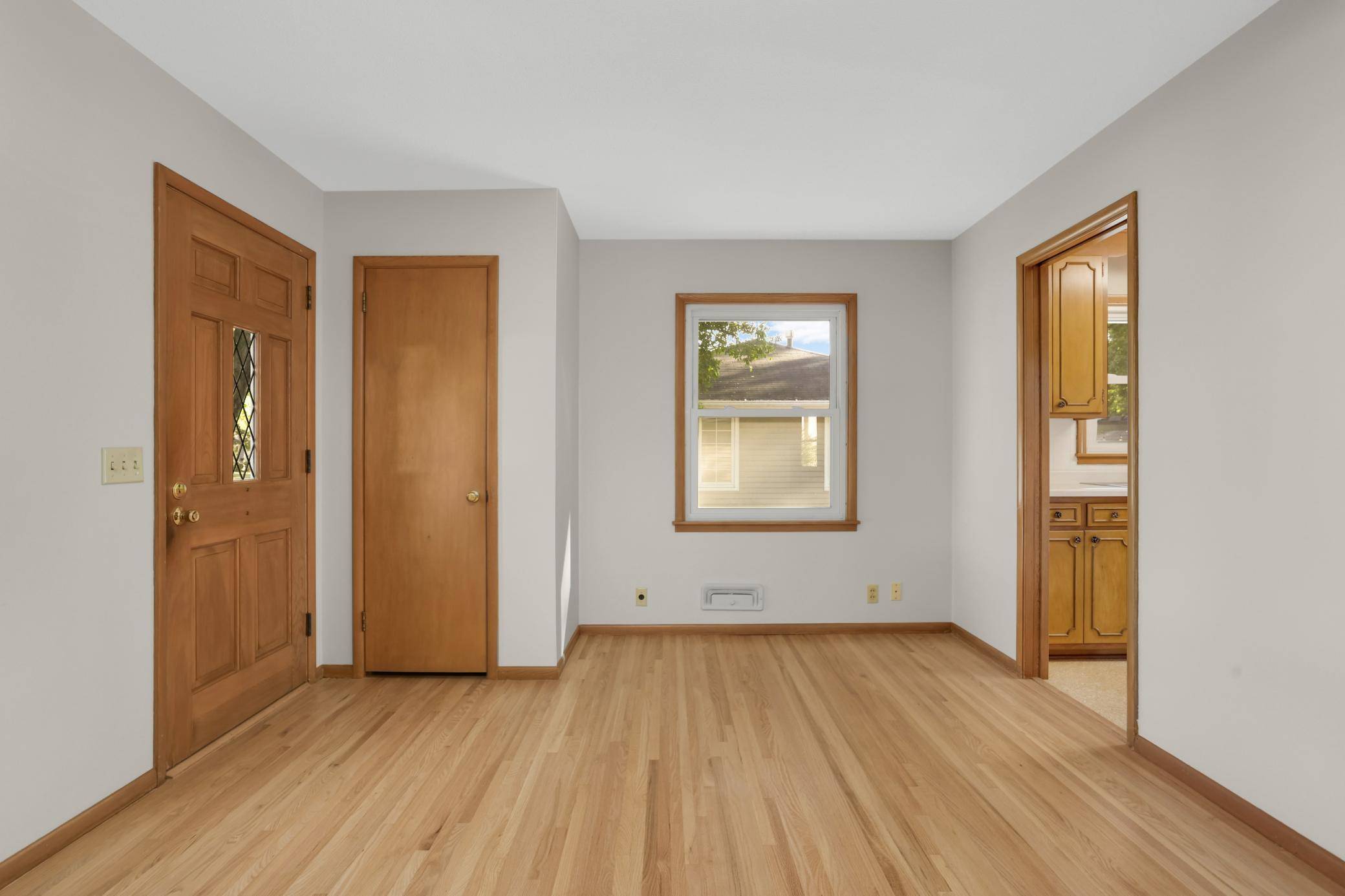 7214 Clinton AVE, Richfield, MN 55423