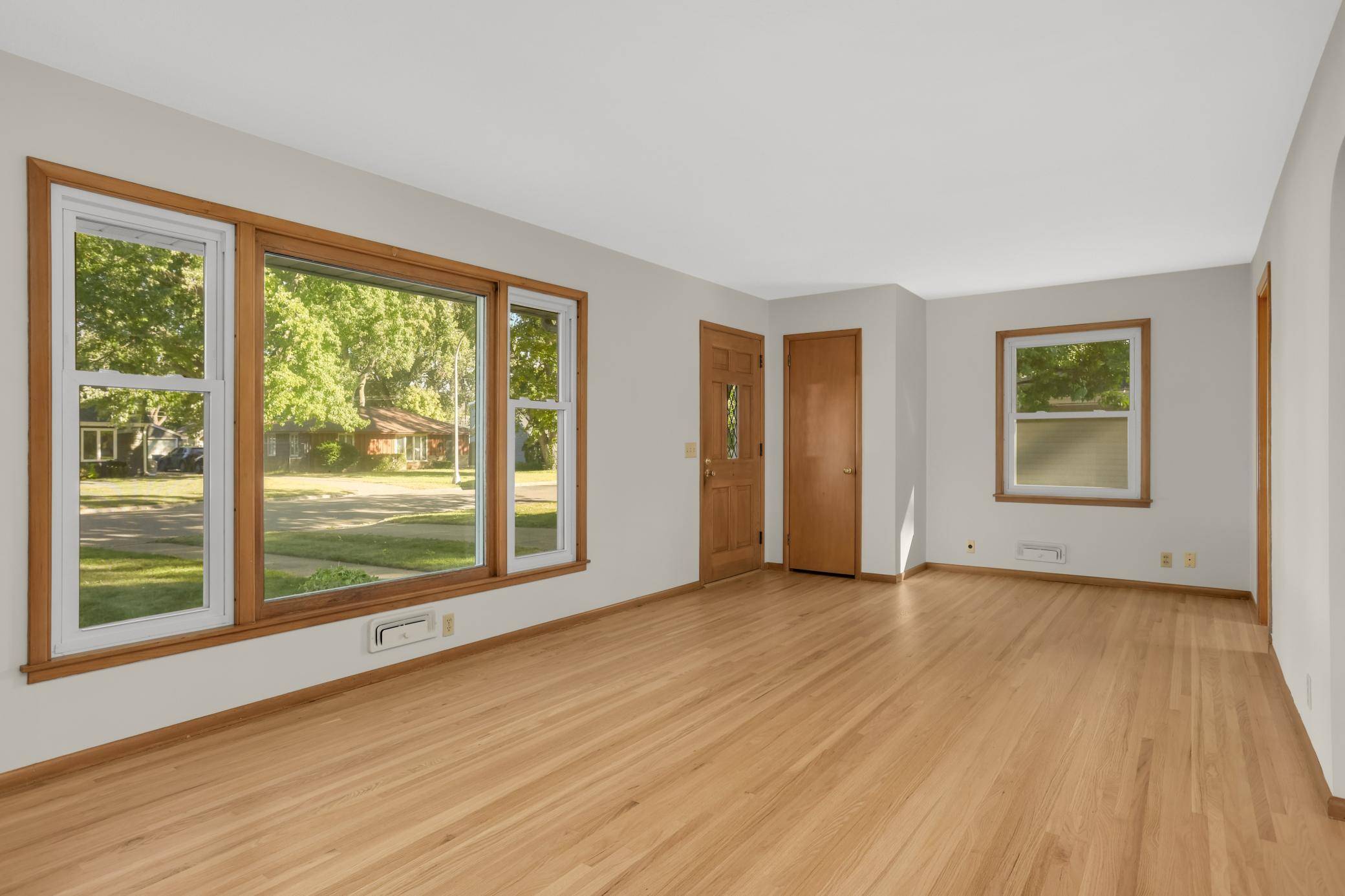 7214 Clinton AVE, Richfield, MN 55423