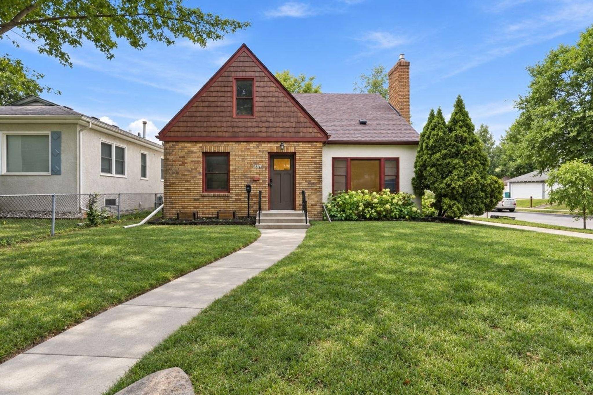 2748 NE Ulysses ST NE, Minneapolis, MN 55418