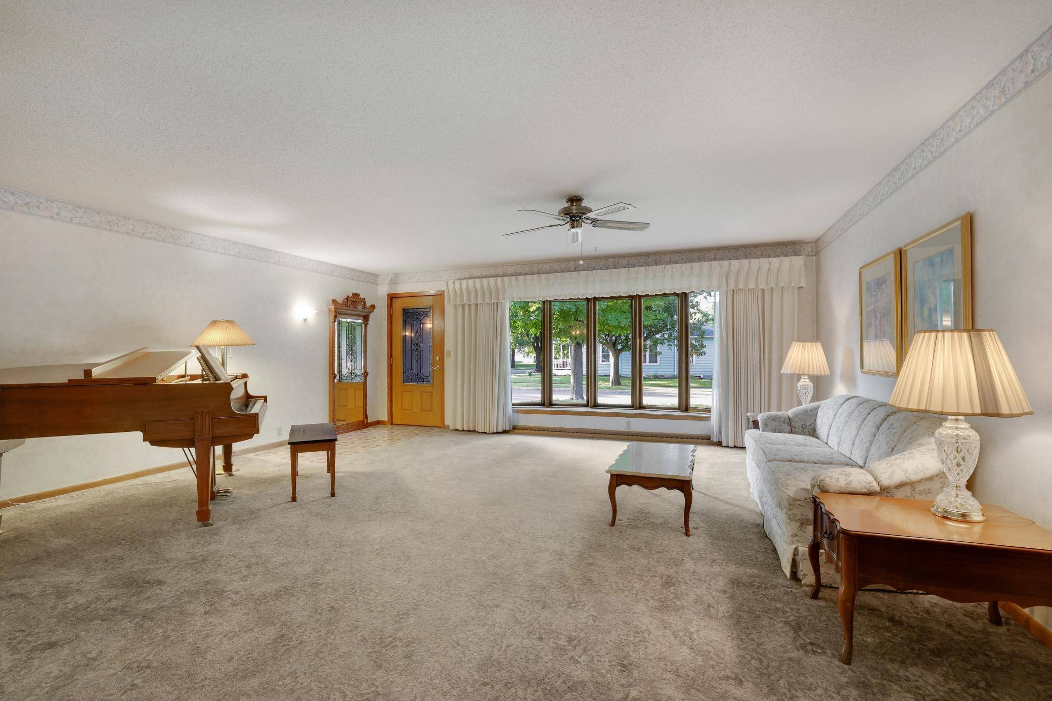 611 E Sheridan AVE, Montevideo, MN 56265