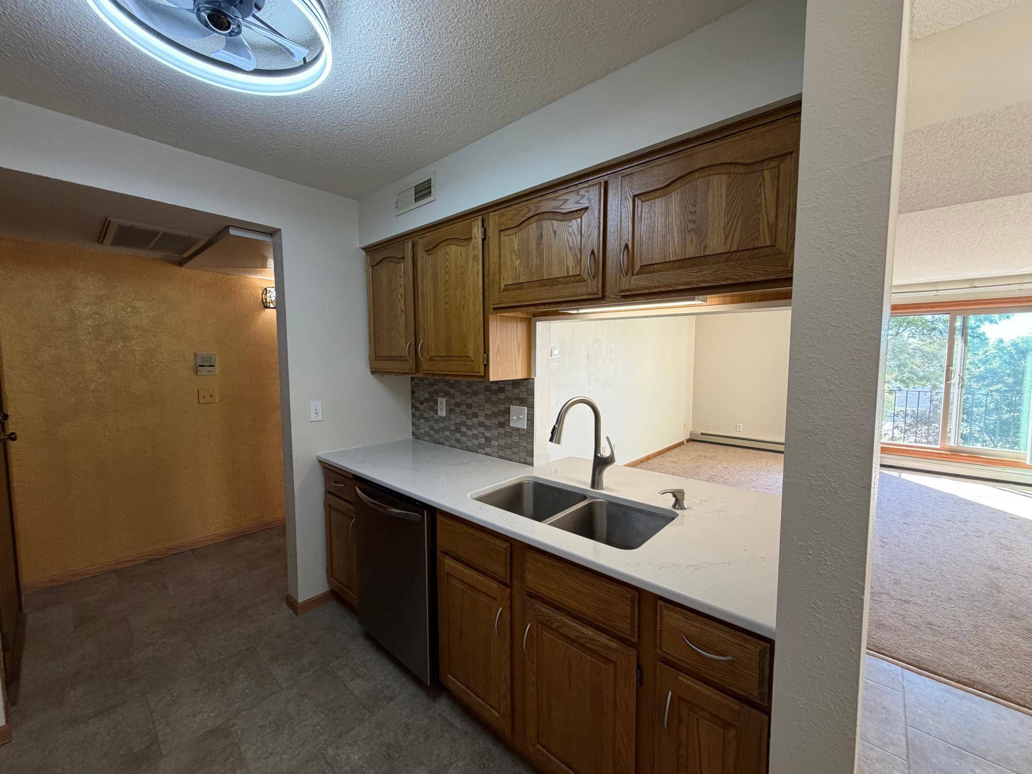 1801 Becker AVE SE #306, Willmar, MN 56201