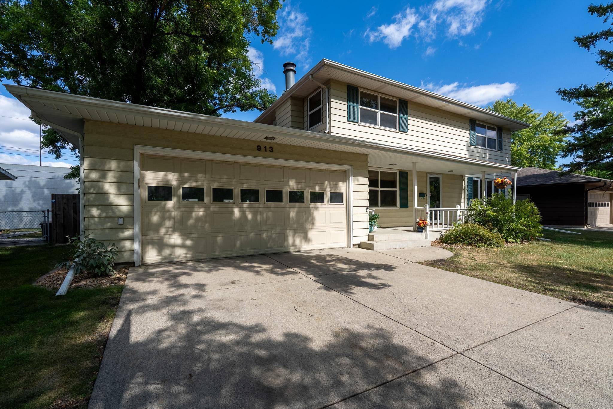 913 Park DR S, Fargo, ND 58103