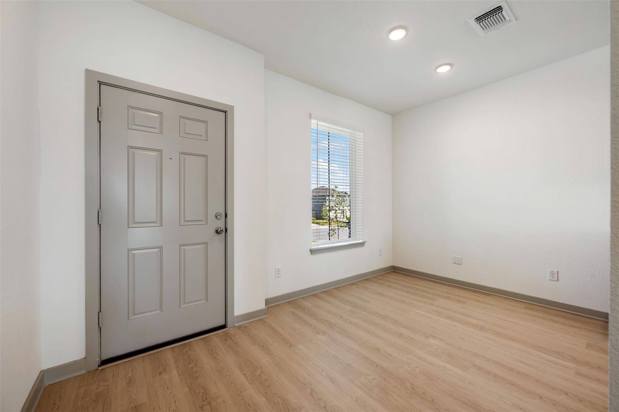 270 Boatright BLVD, Jarrell, TX 76537