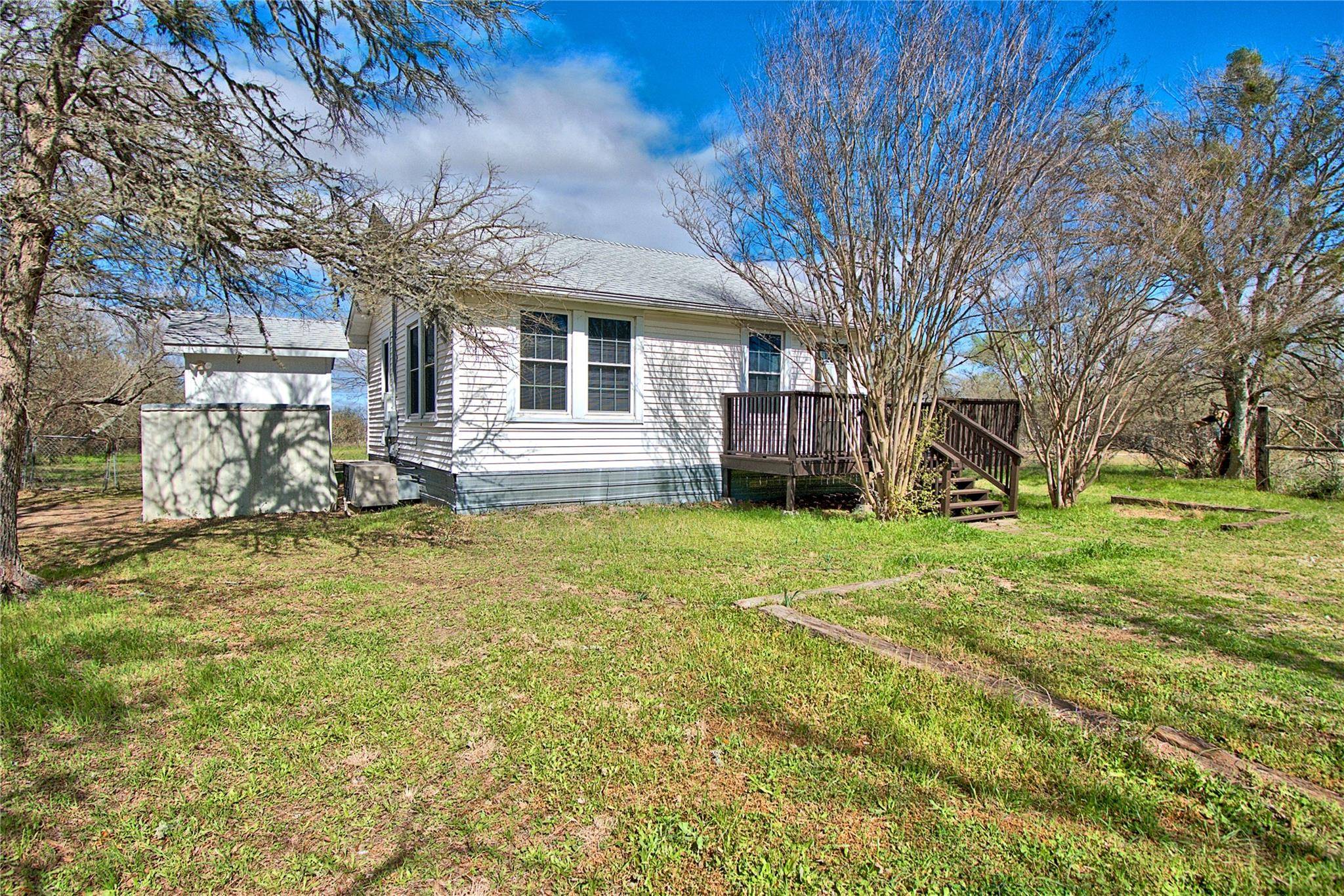 8402 Elroy RD, Del Valle, TX 78617