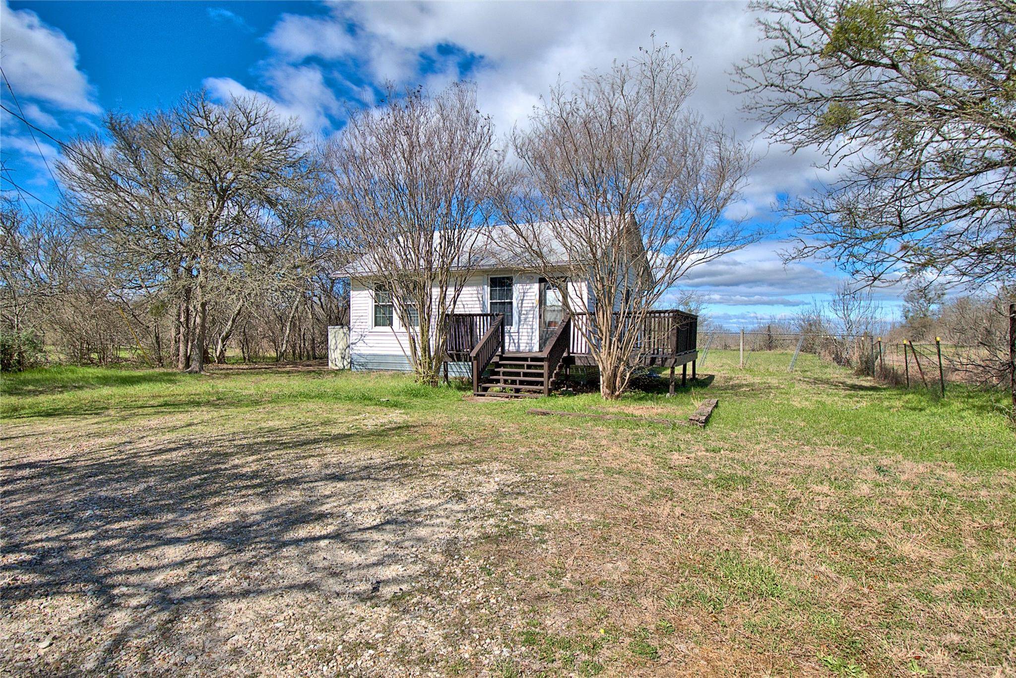 8402 Elroy RD, Del Valle, TX 78617
