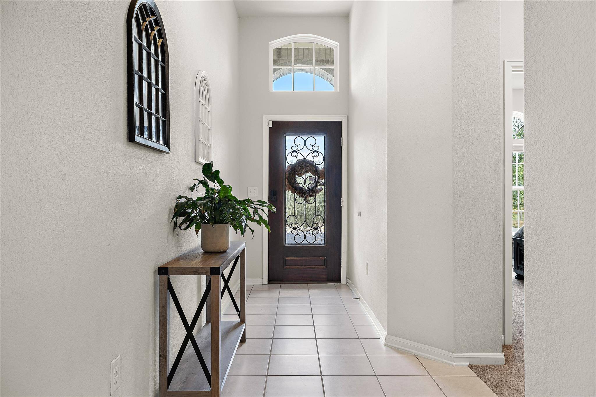 521 Hendelson LN, Hutto, TX 78634
