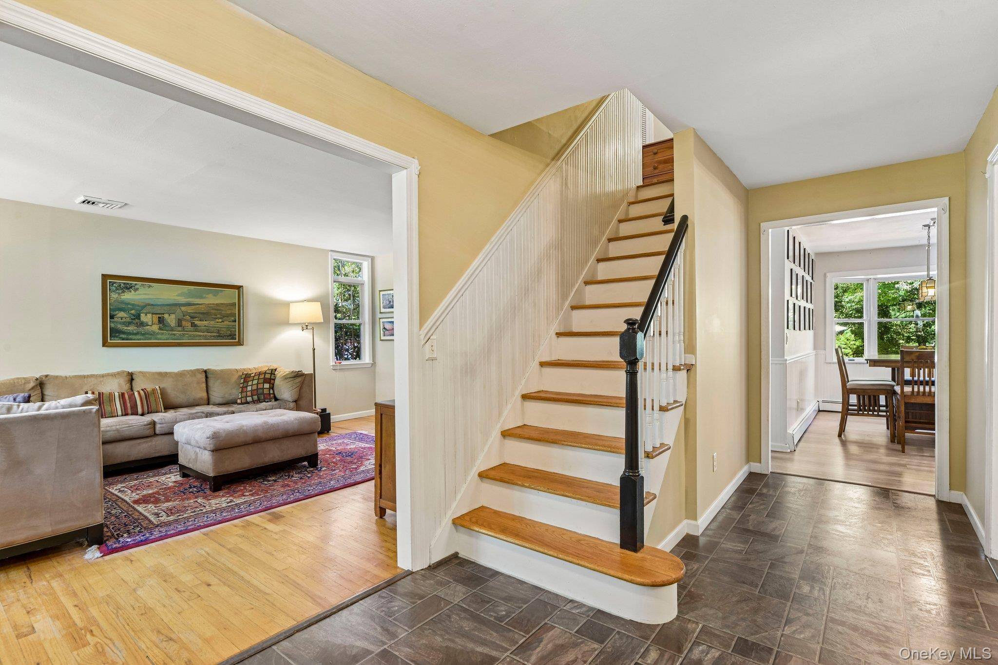 15 Fox RD, East Setauket, NY 11733